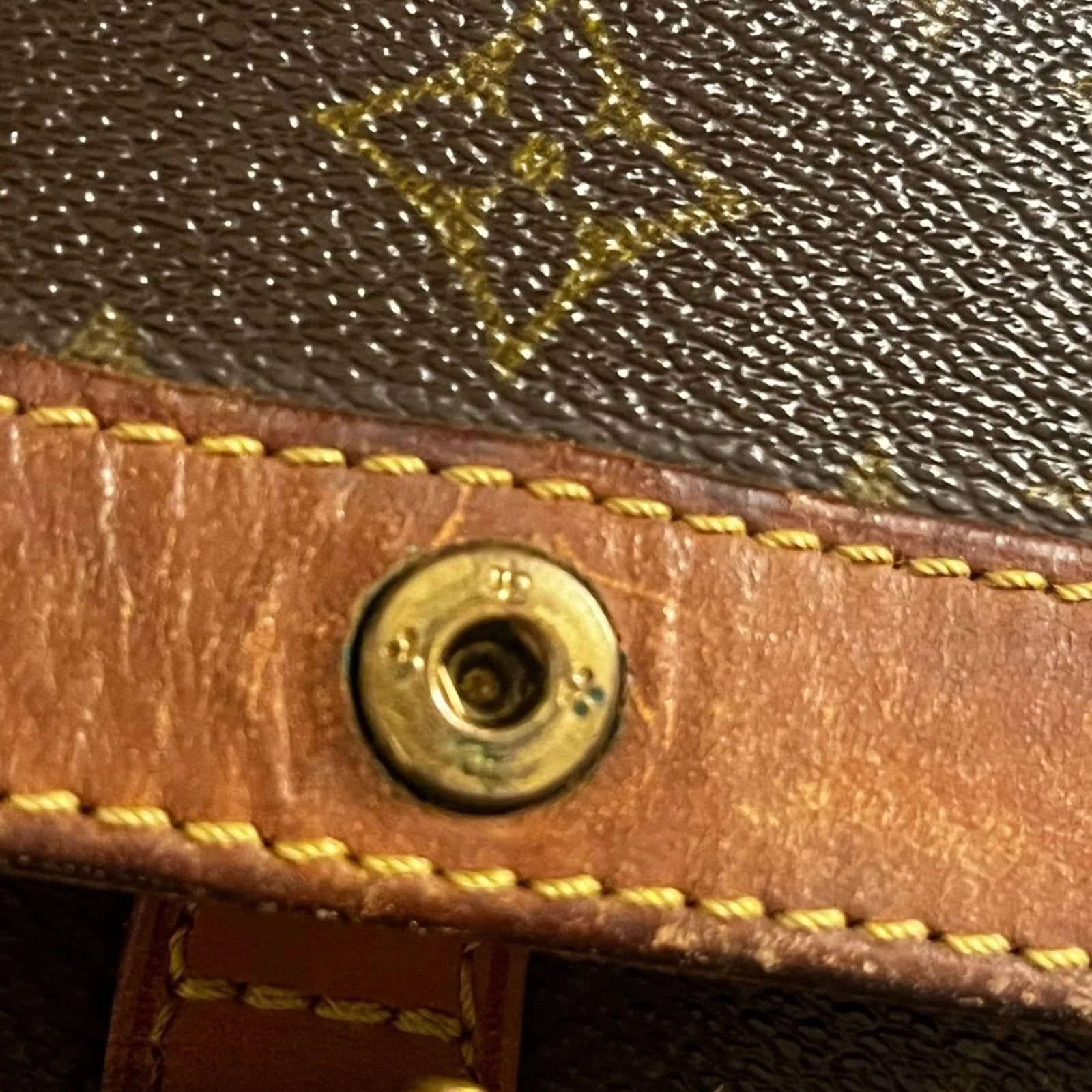 Louis Vuitton Shoulder Bags 💎 Vintage Louis Vuitton Monogram Fold over large clutch Brown