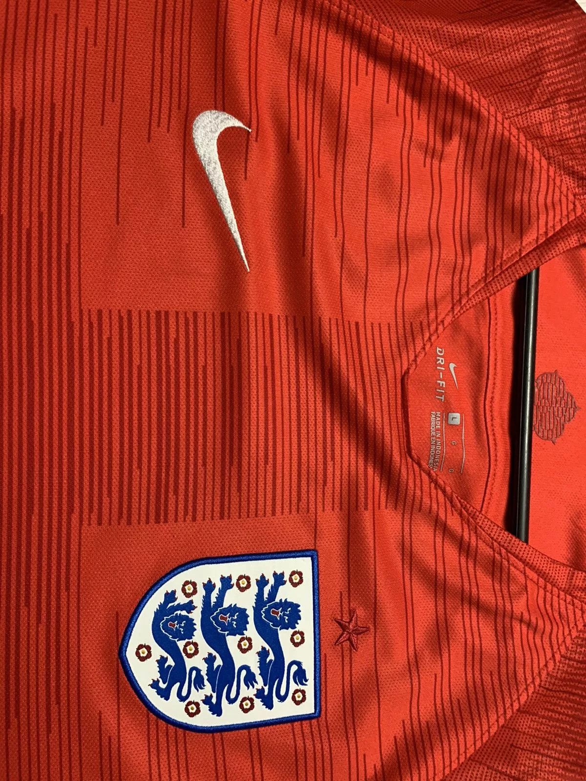 Nike Jerseys Nike England soccer jersey size L Red