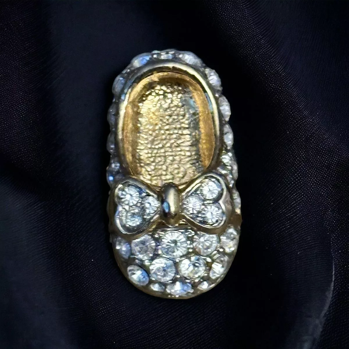 Vintage Brooches Vintage Rhinestone baby shoe tac pin Gold