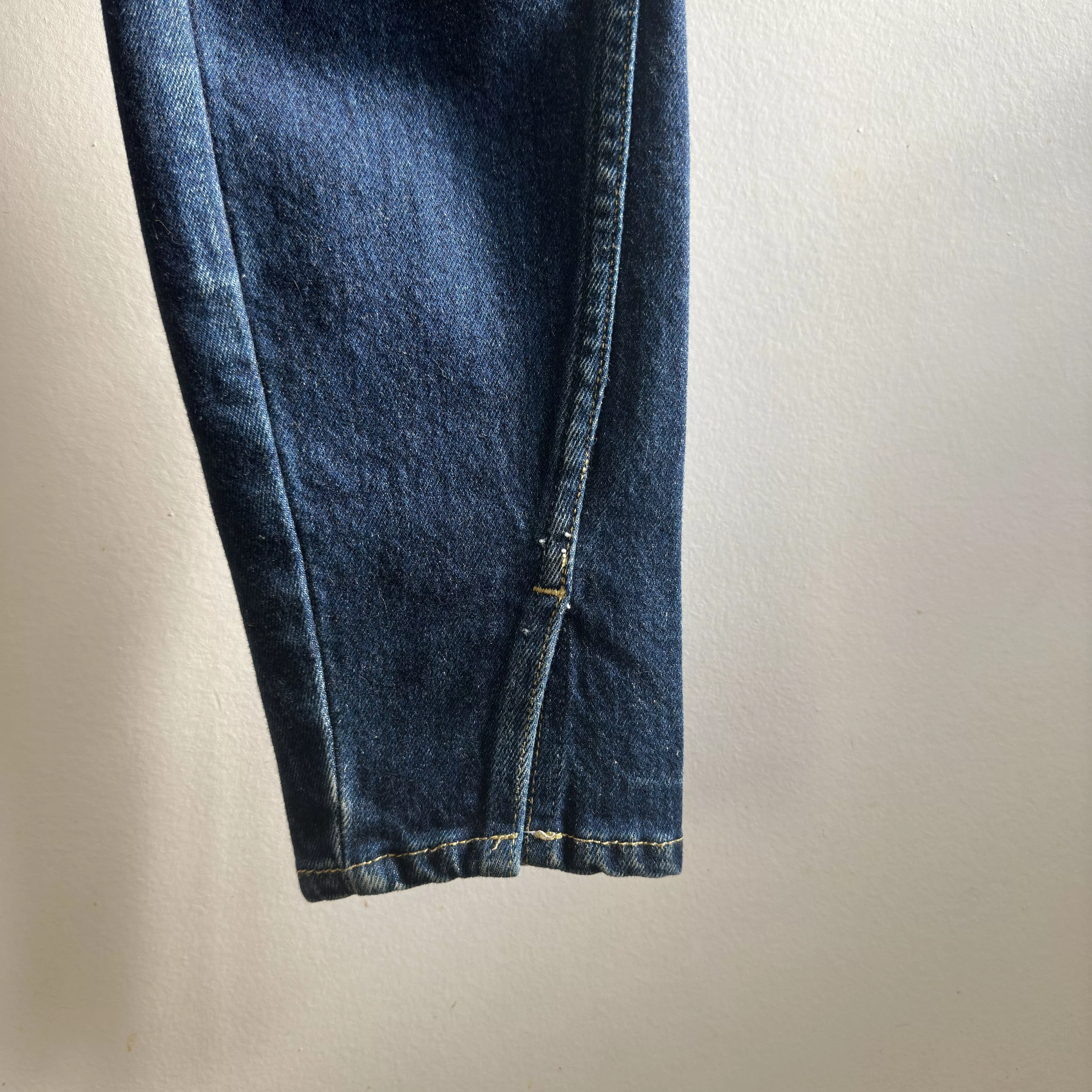 AMO Jeans Twist Mid-Rise Crop Slim, Dark Wash Blue