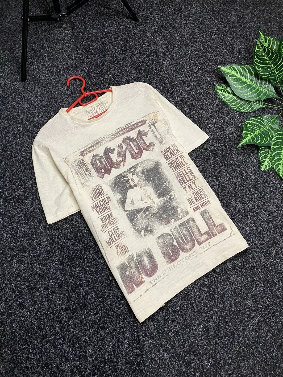 AC/DC Jerseys AC/DC Rock band AC DC NO BULL T-shirt size L / XL White Vintage