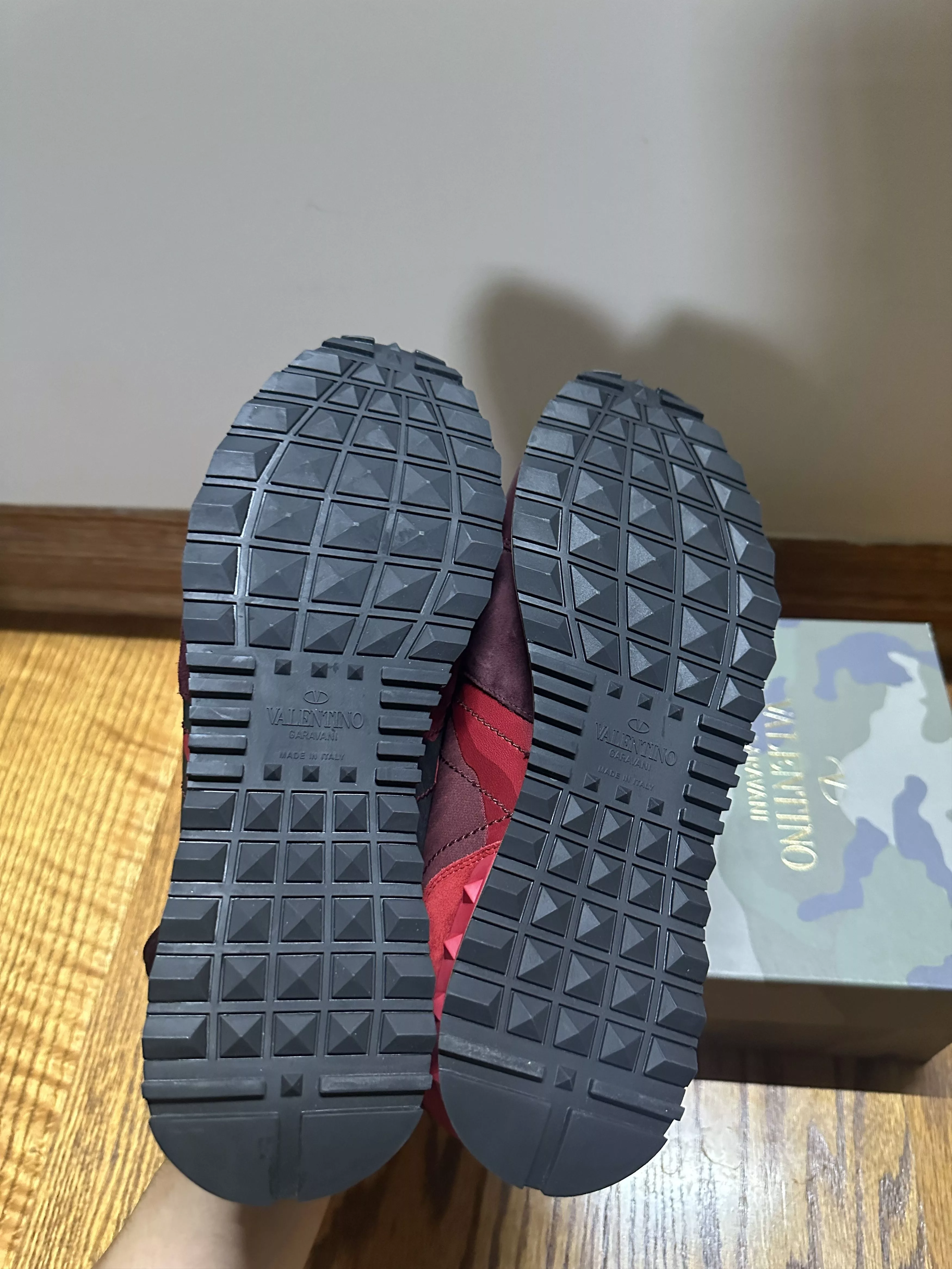 Valentino Low Top Sneakers Valentino Rockrunners Red