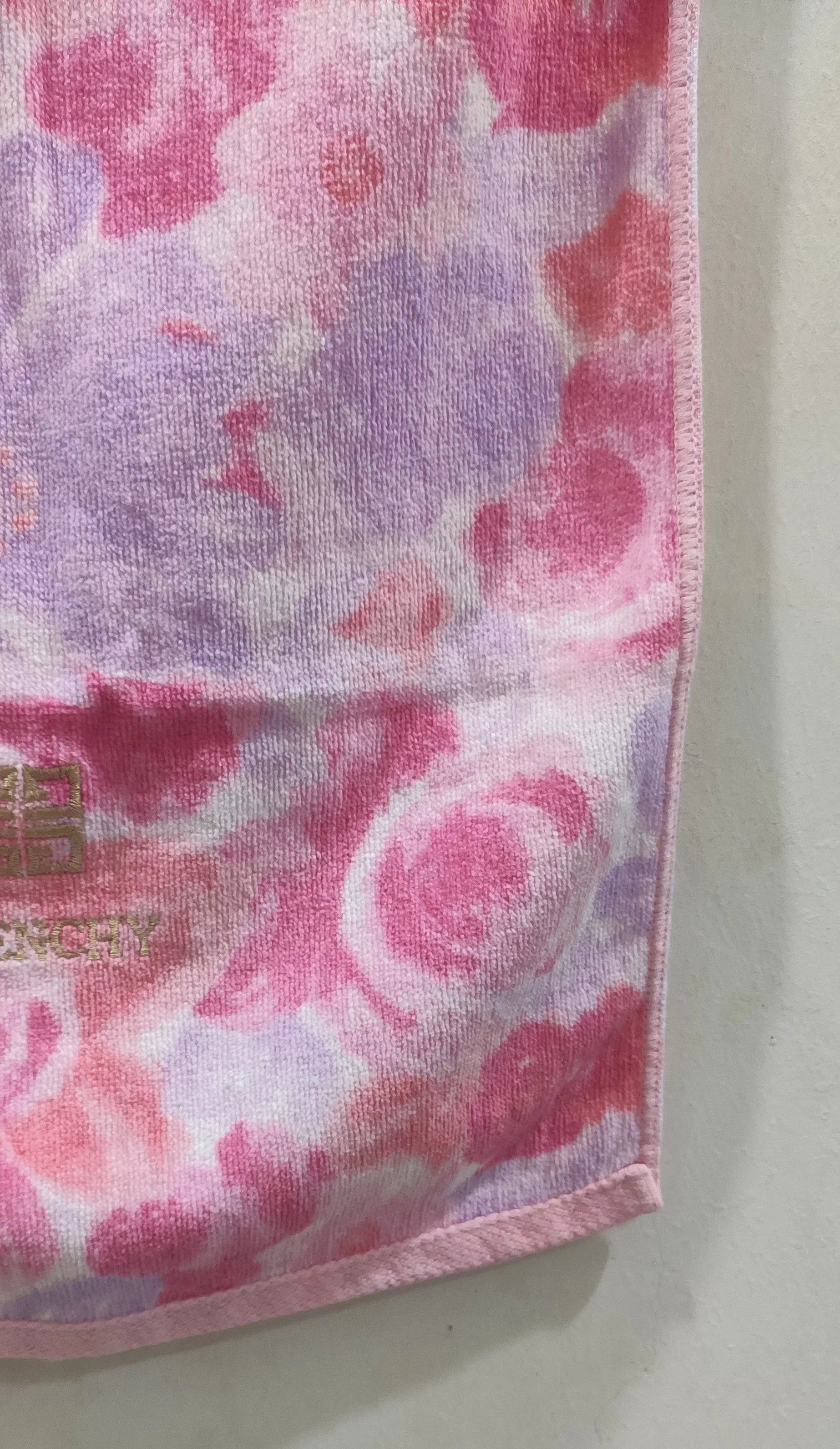 Givenchy Miscellaneous Beautiful Givenchy Gym Towel Pink