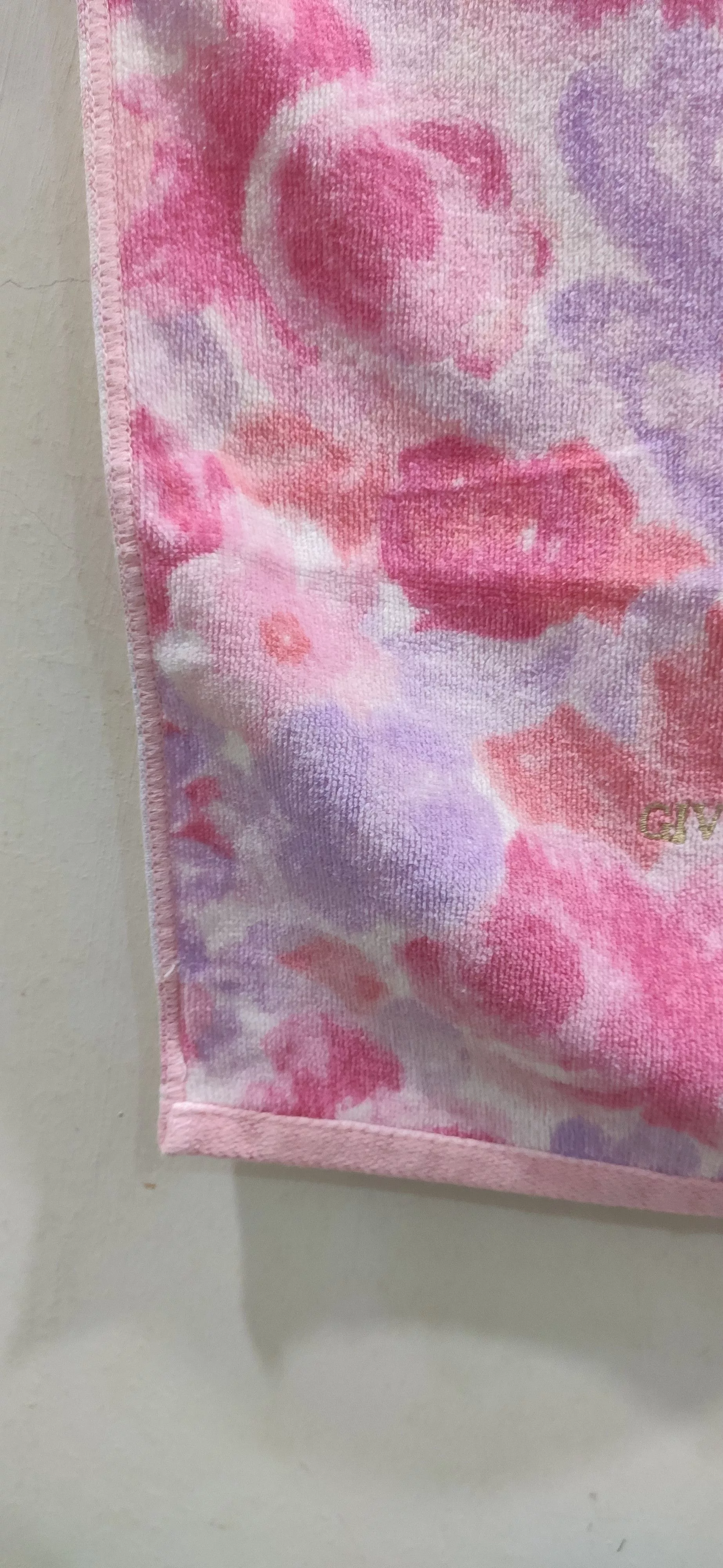 Givenchy Miscellaneous Beautiful Givenchy Gym Towel Pink