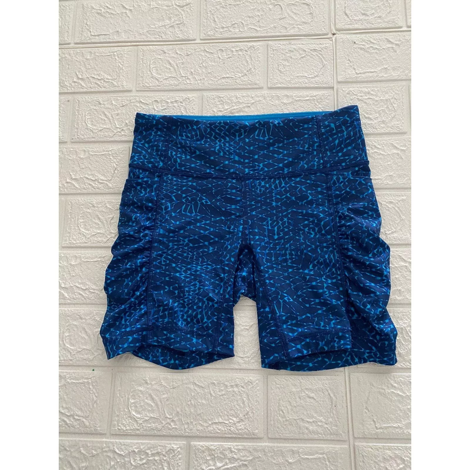 lululemon shorts size 4 Blue