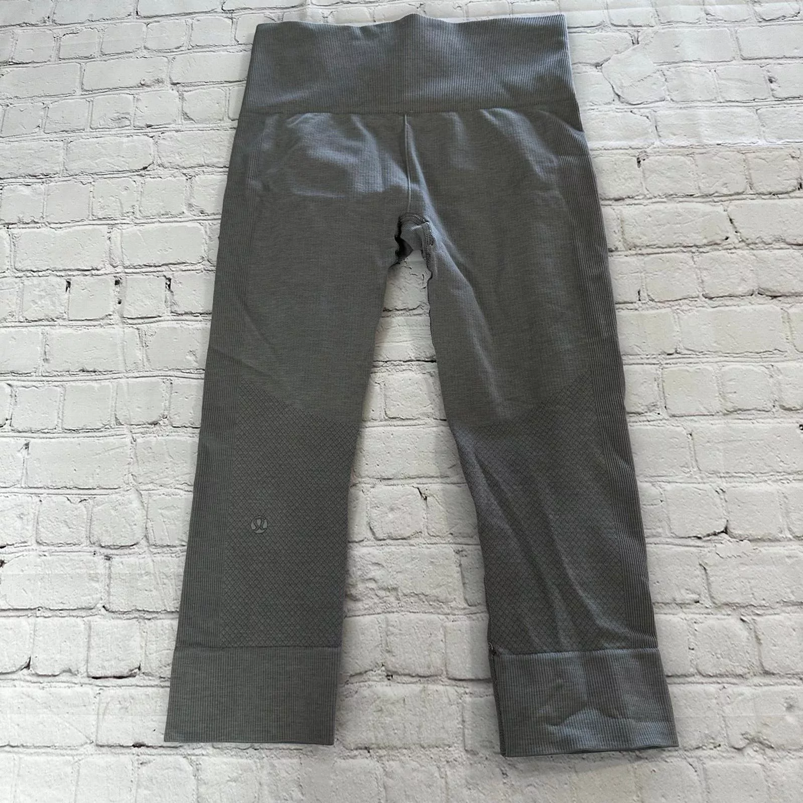 lululemon leggings size 4 Gray