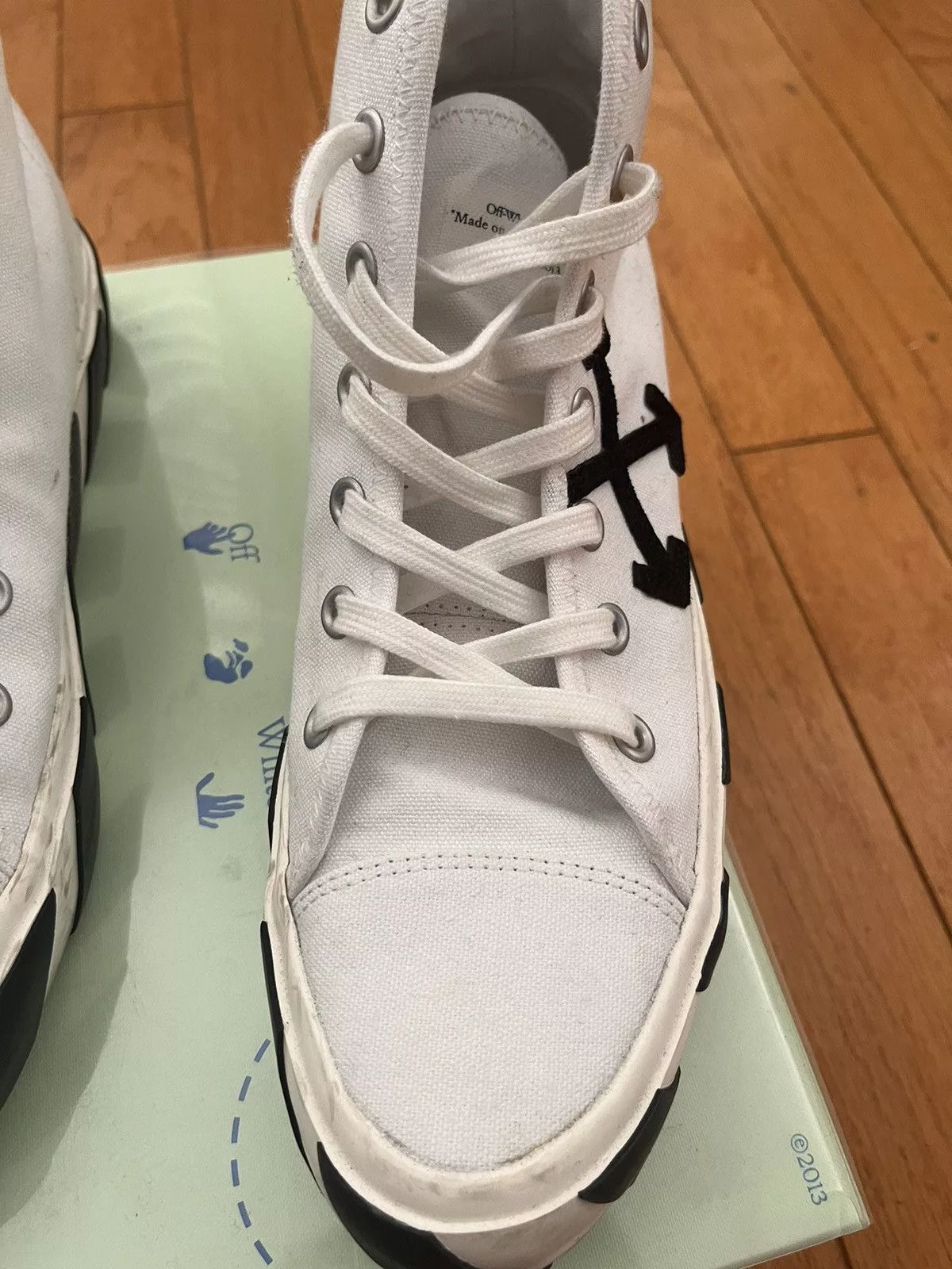 Off-White Hi Top Sneakers Off-White Vulc Mid Canvas