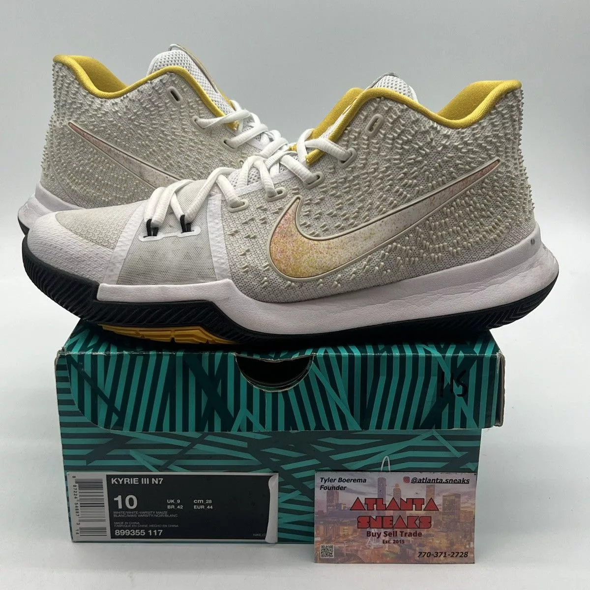 Nike Low Top Sneakers Nike Kyrie 3 NF White