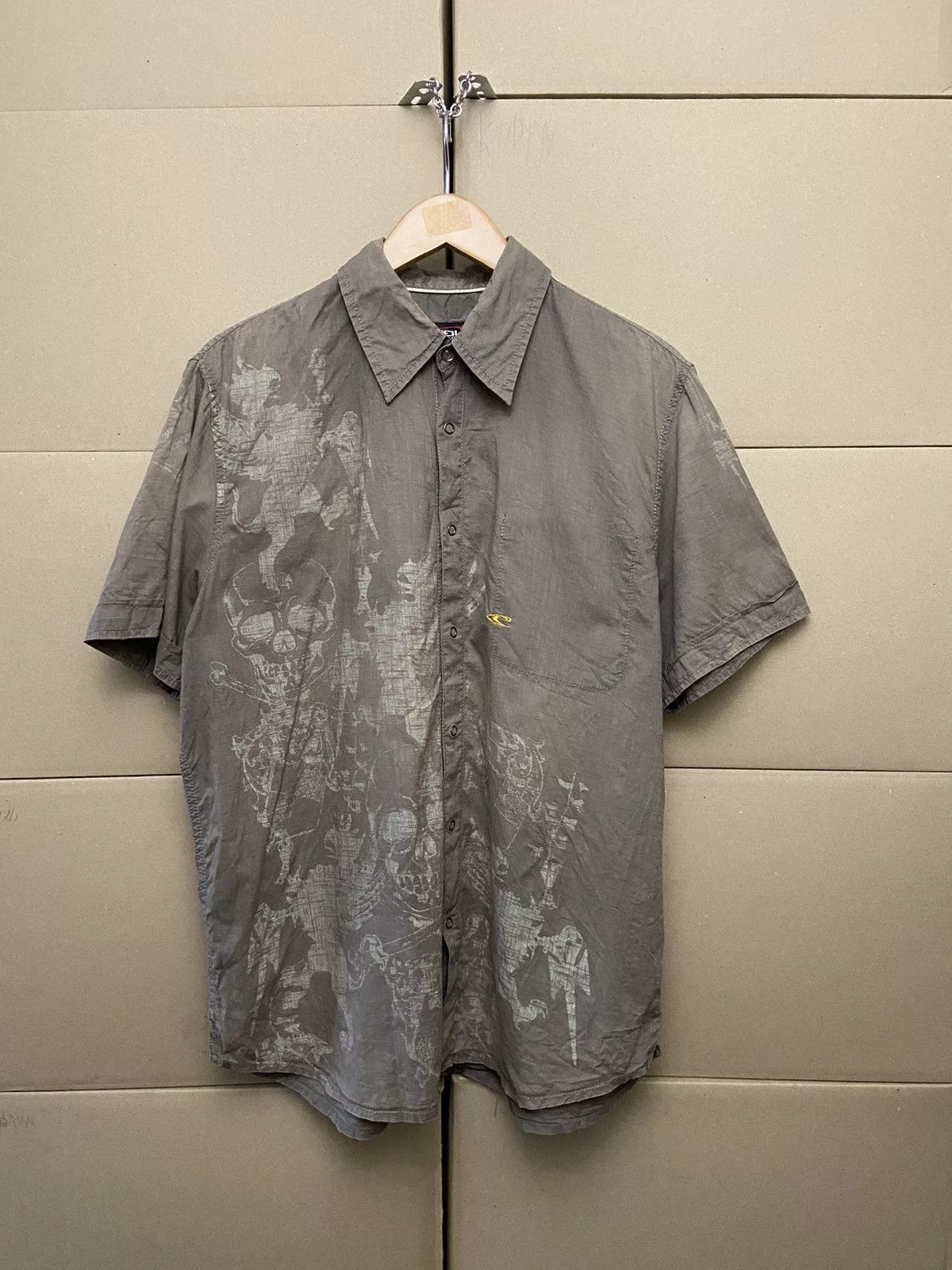 Affliction Shirts Button Ups Affliction × O'Neill Vintage Y2K O’Neil Shirt Affliction Skulls Tee Surf Skate Brown Streetwear