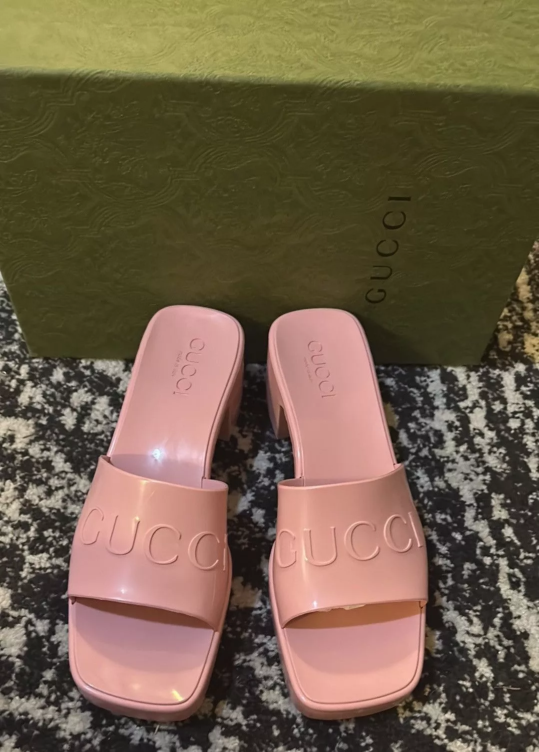 Gucci Sandals Gucci Rubber Logo Sandal Slipper Wild Rose size 37 Pink