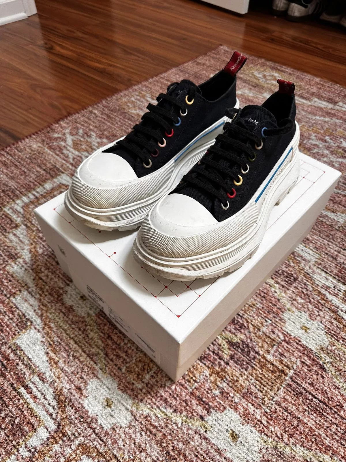 Alexander McQueen Low Top Sneakers Men Alexander McQueen White Black Blue Tread Slick Sneaker