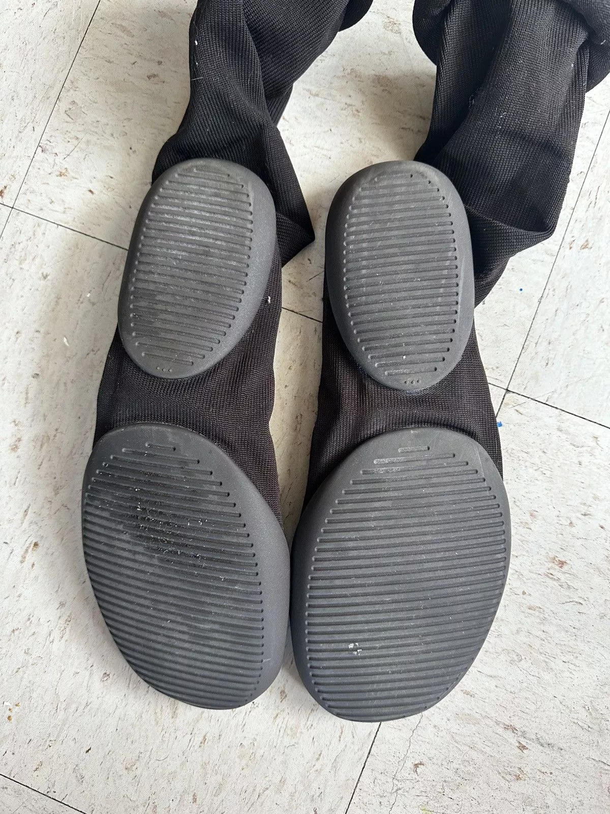 Yeezy Low Top Sneakers Yeezy Pods Black