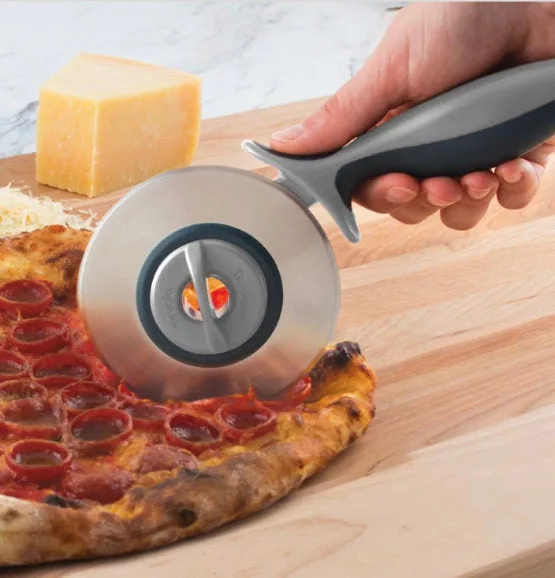 2-In-1 Pizza Wheel