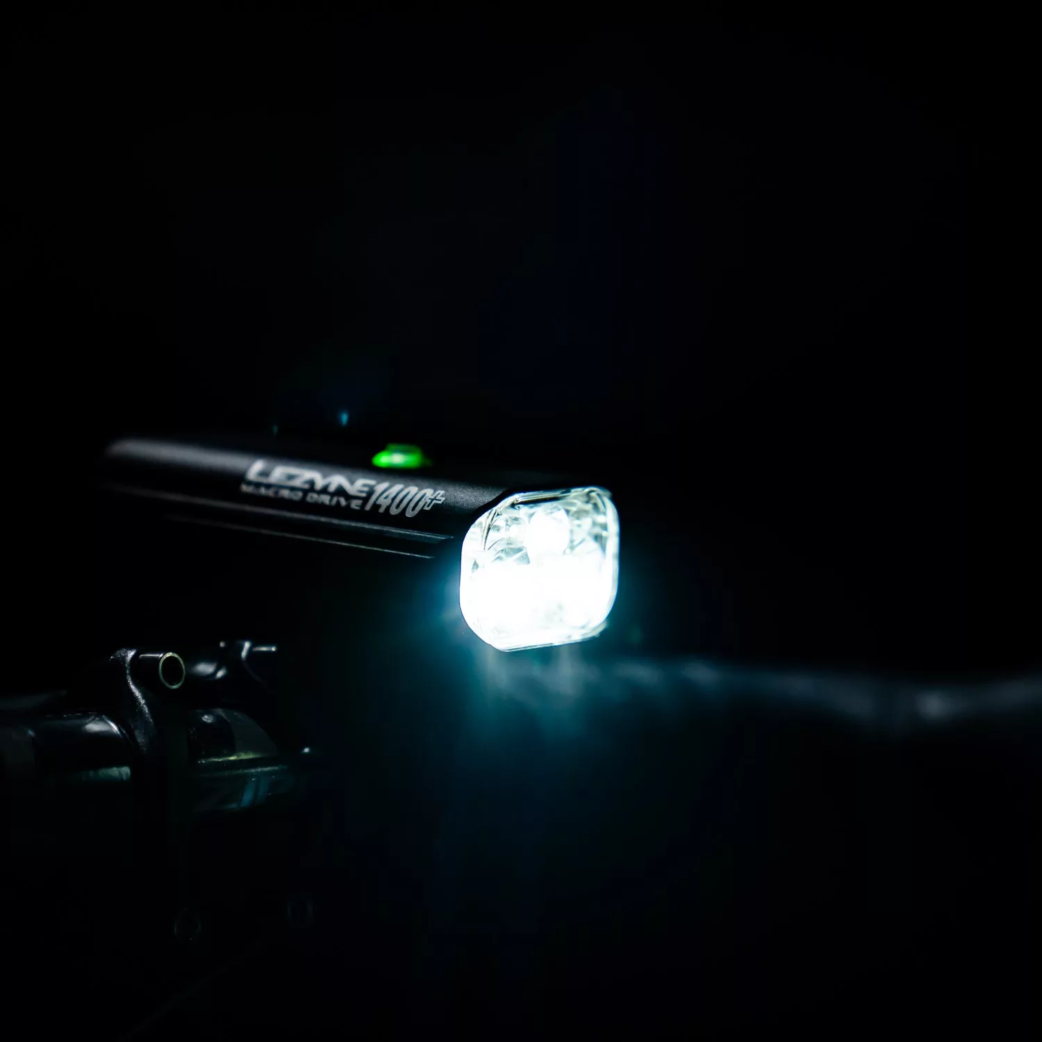 Macro Drive 1400+ Black SKUs: 1-LED-4-V737