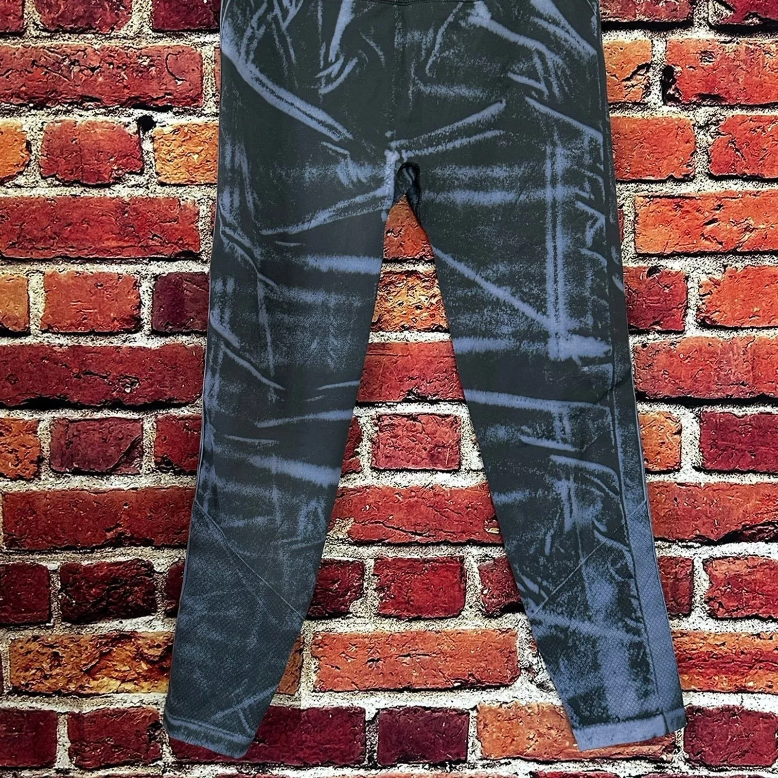 Lululemon Pants Lululemon legging size 10 Black