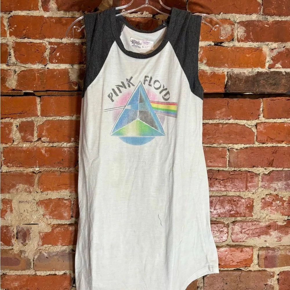 Designer Tank Tops Designer Pink Floyd small white/grey graphic vintage preowned tshirt