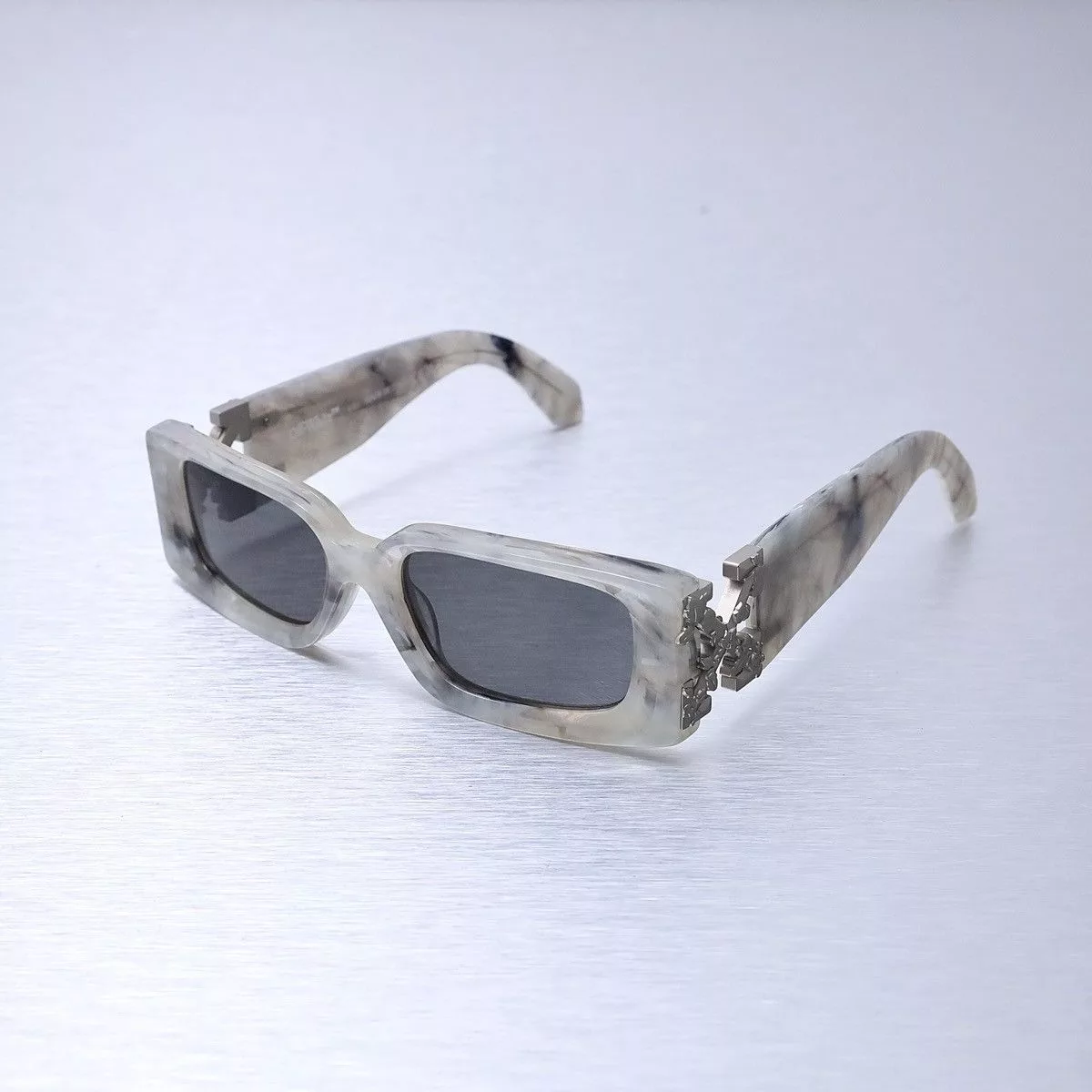 Off-White Sunglasses Off-White OFF WHITE ROMA SUNGLASSES Multi