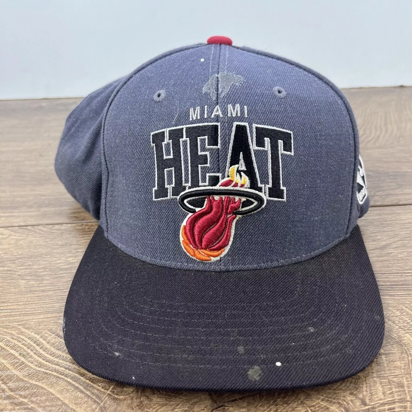Mitchell & Ness Hats Miami Heat Snapback Hat Mitchell & Ness Gray Cap Adjustable