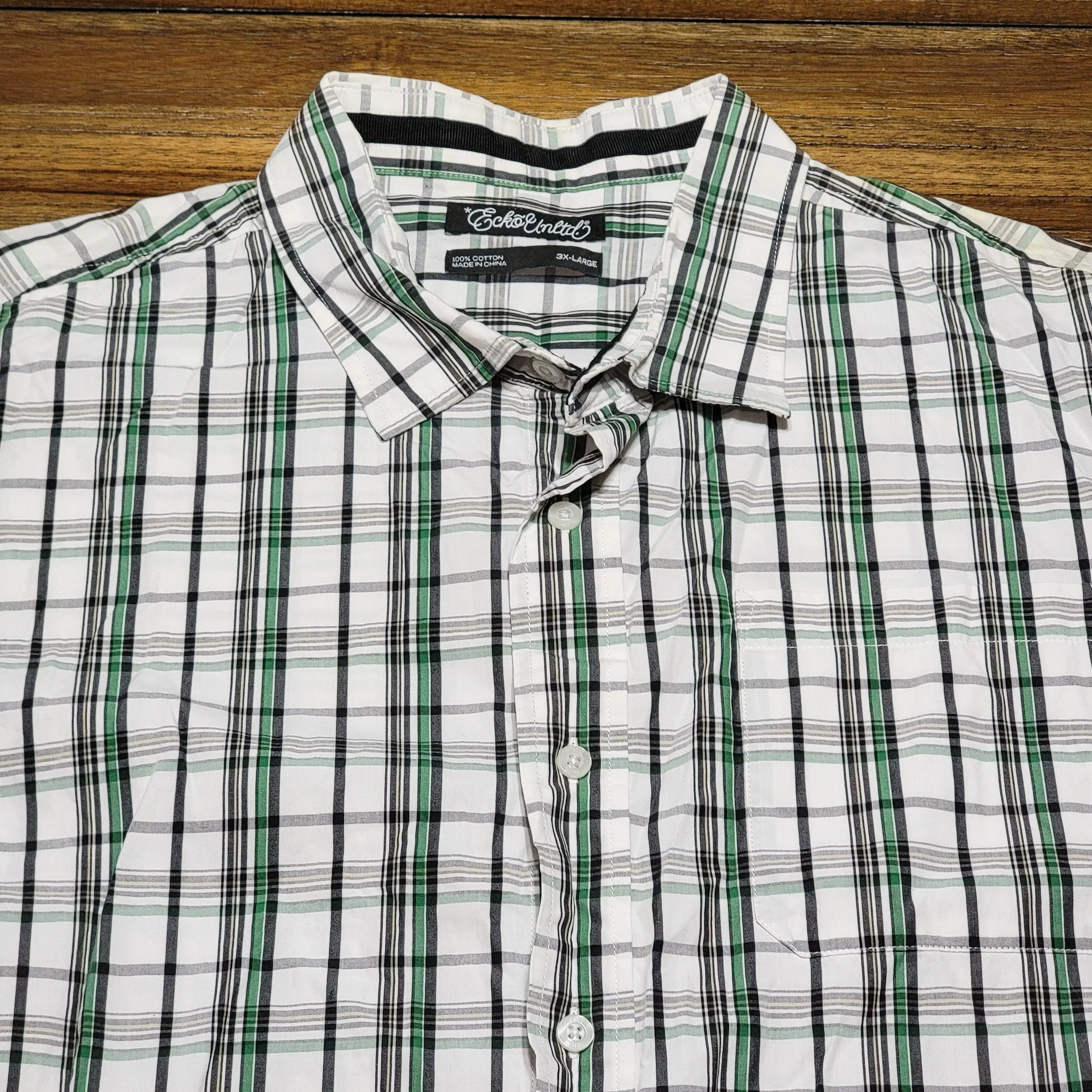 Ecko Unltd. Shirts Button Ups Ecko Unltd. Ecko Unltd Full Button SS Green and White - Size 3XL Multi