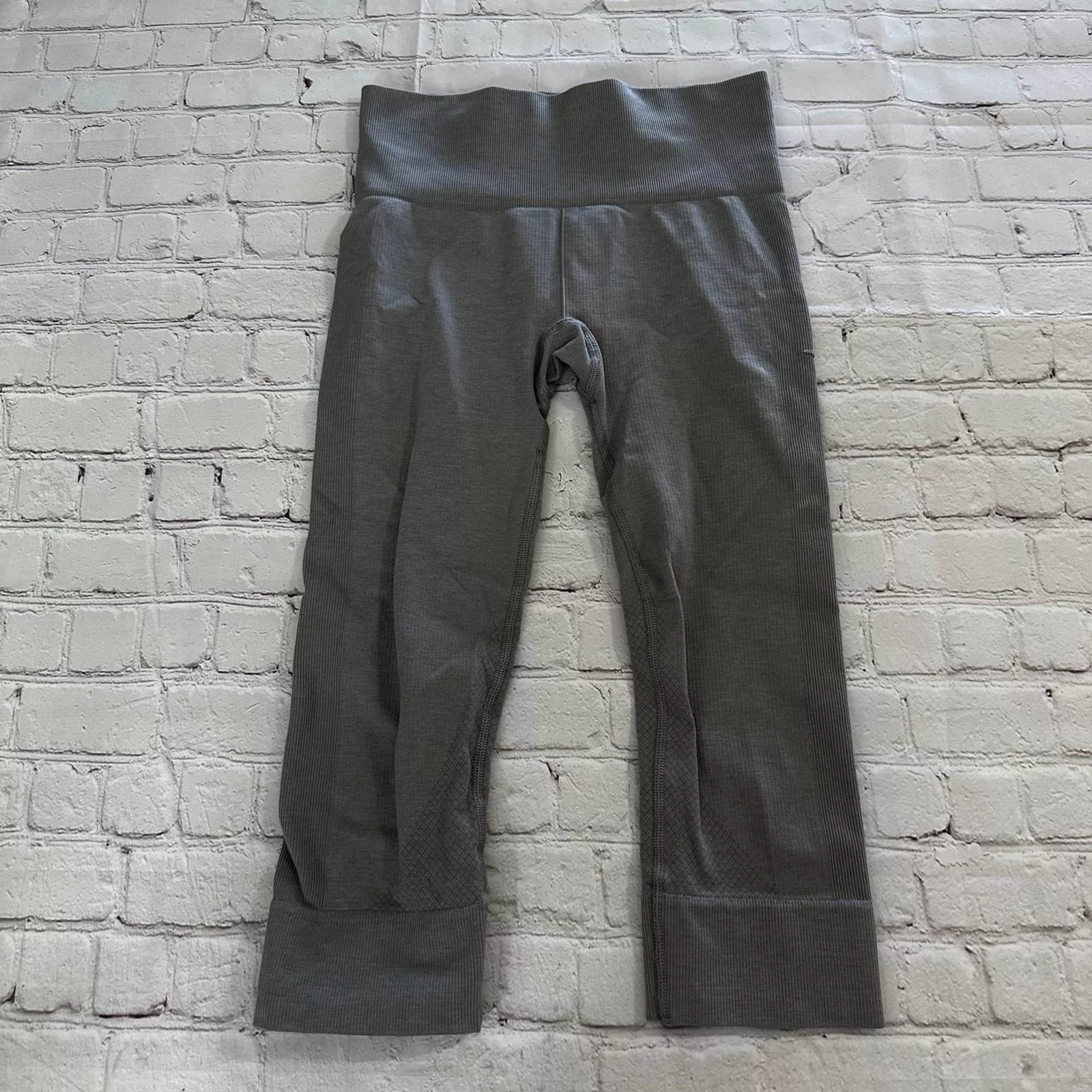 lululemon leggings size 4 Gray