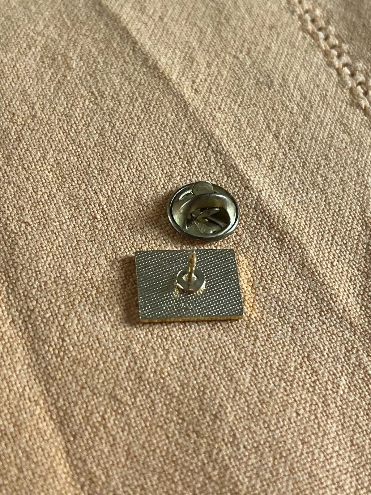 Vintage Miscellaneous Canal plus vintage pin Gold