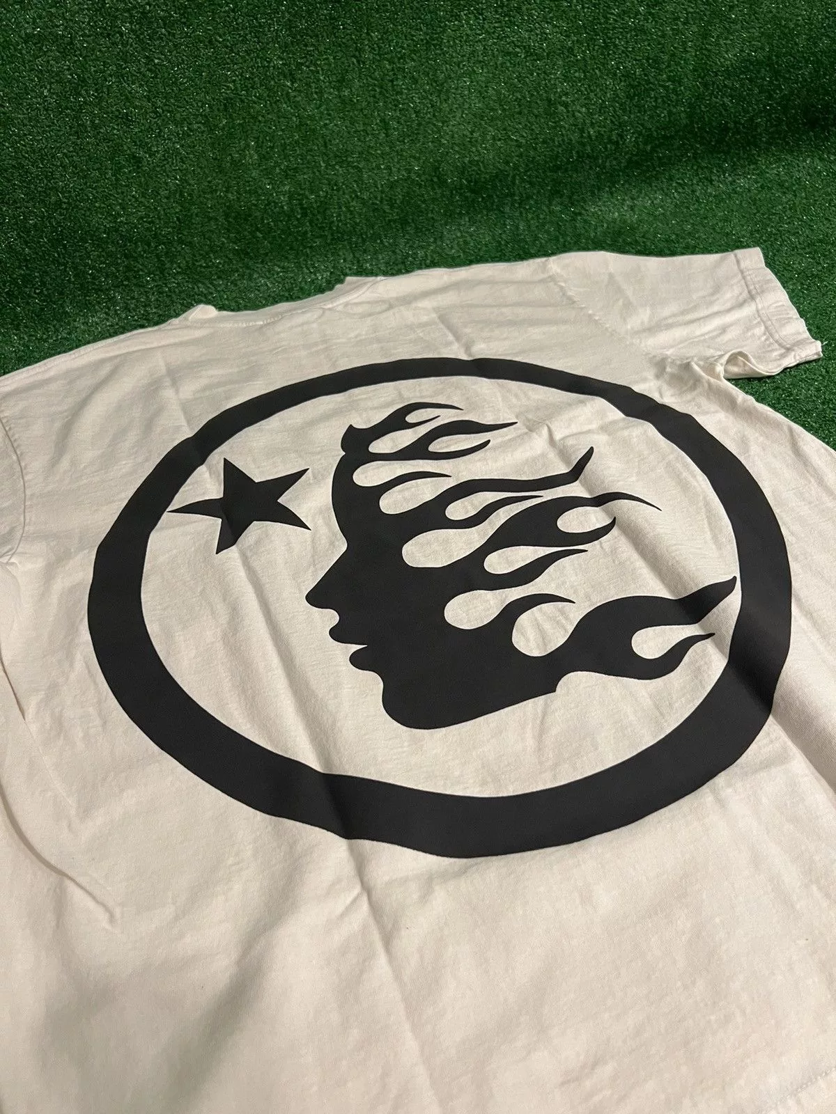 HELLSTAR Short Sleeve T Shirts Hellstar Classic T-Shirt White / L / Regular Print