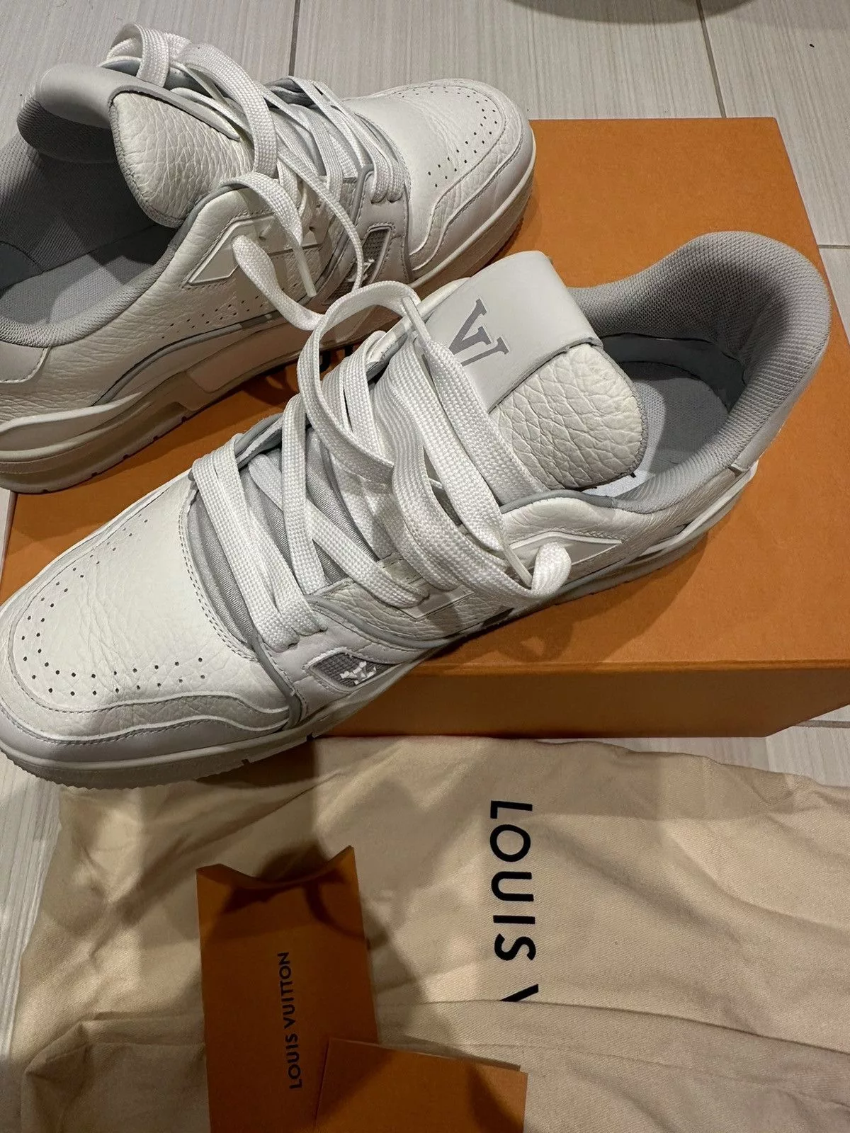 Louis Vuitton Low Top Sneakers Louis Vuitton White & Grey ‘LV Sneaker’