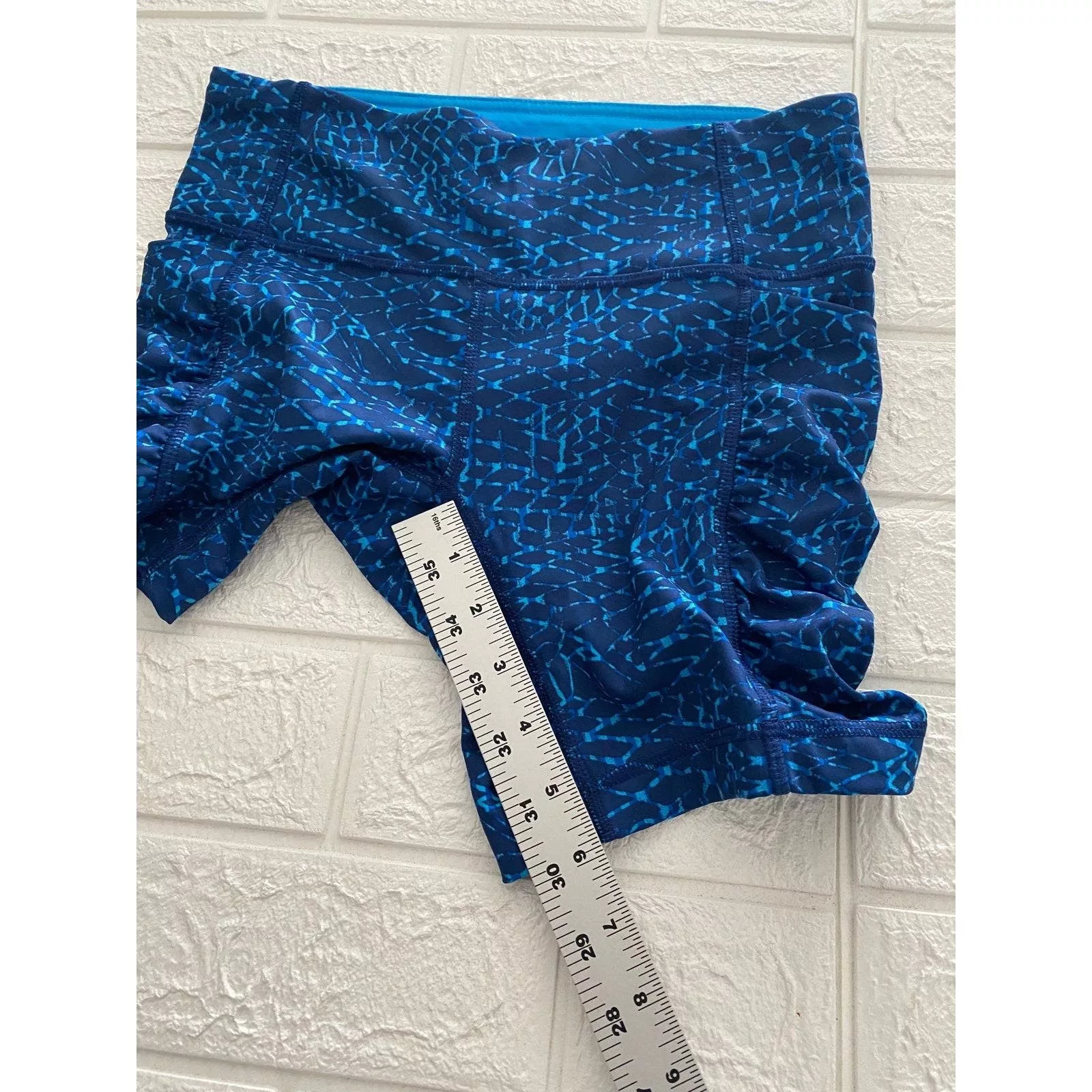 lululemon shorts size 4 Blue