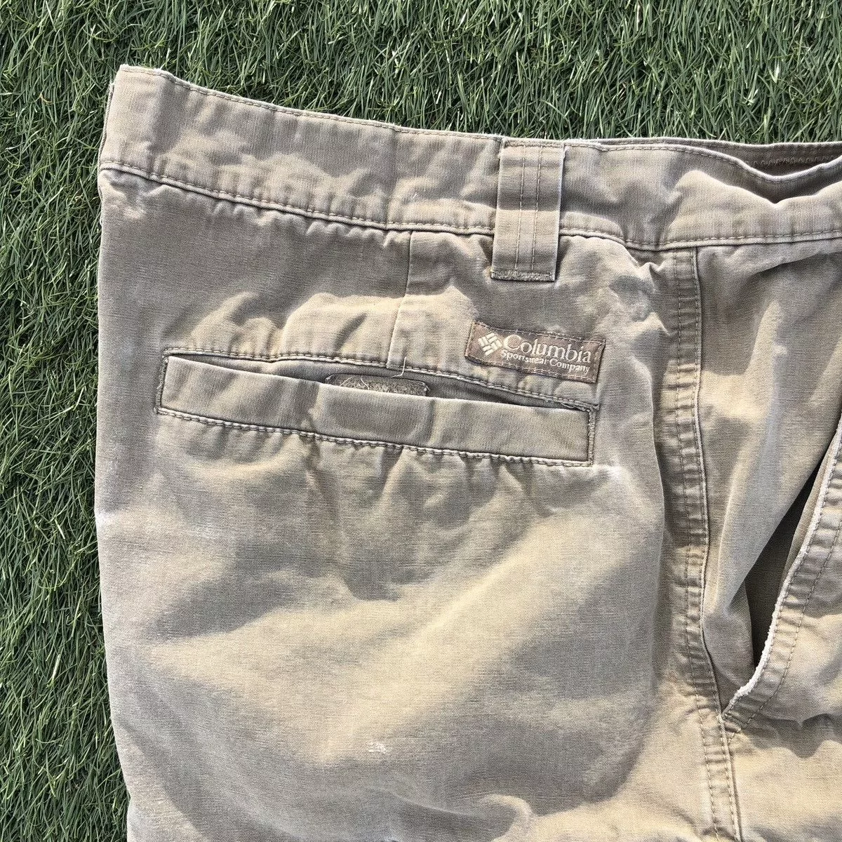 Columbia Shorts Columbia sportswear company cargo hiker shorts White Gorpcore
