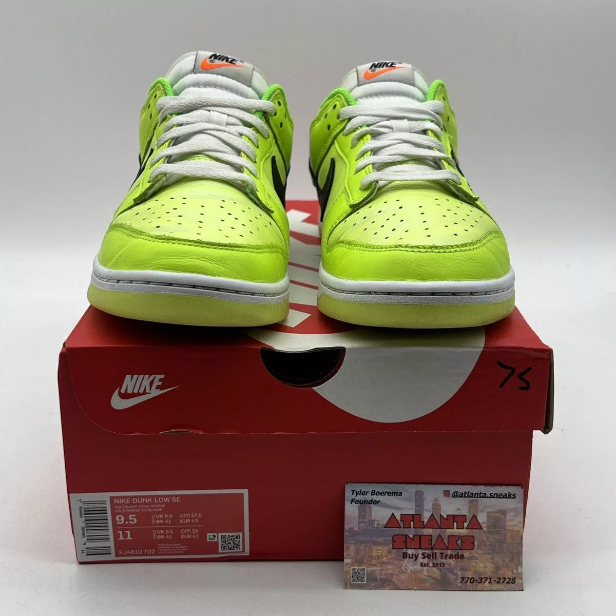 Nike Low Top Sneakers Nike dunk low volt Yellow