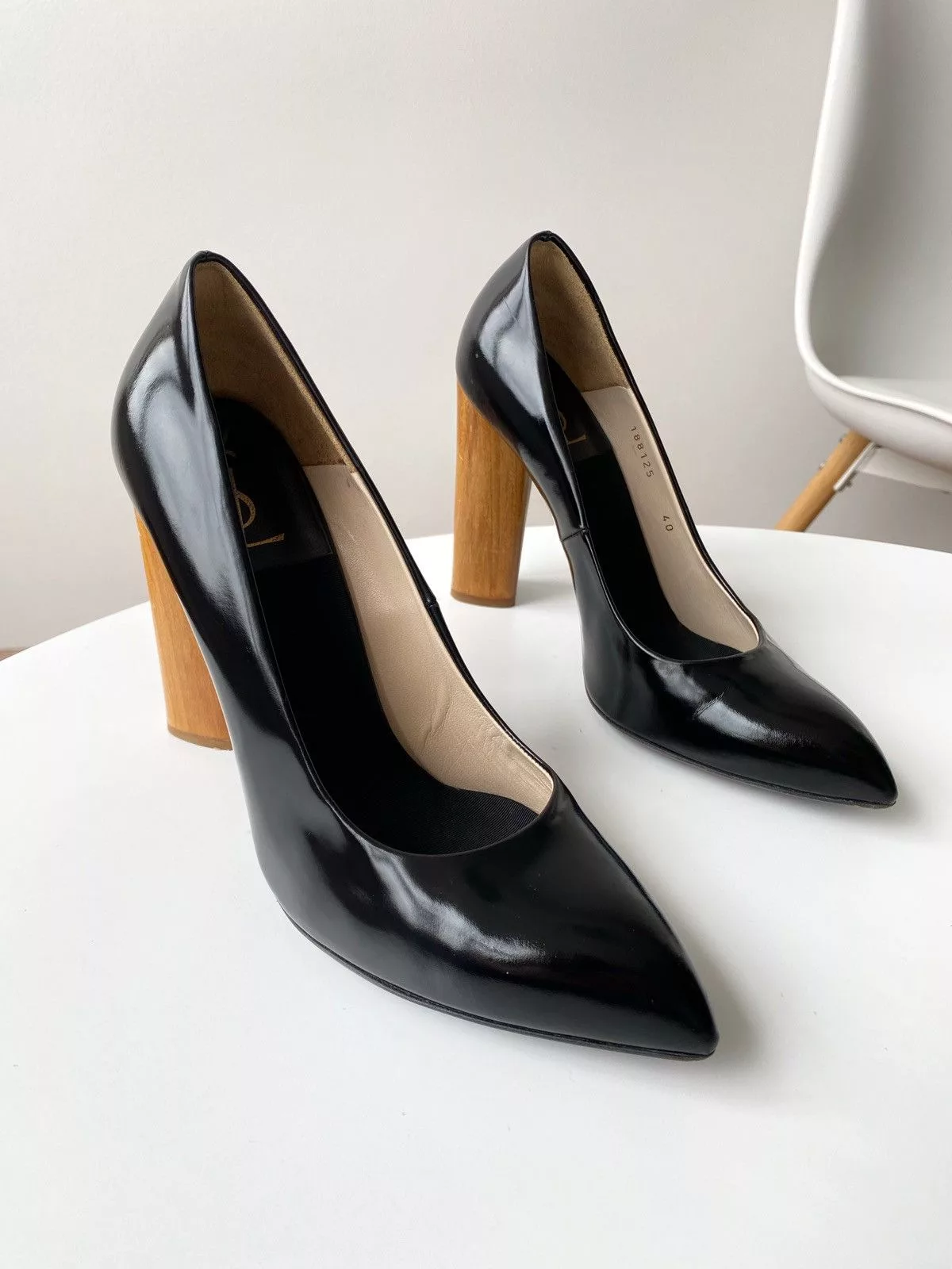 Yves Saint Laurent Heels YSL Yves Saint Laurent Black Leather Pointed Toe Wood Hells