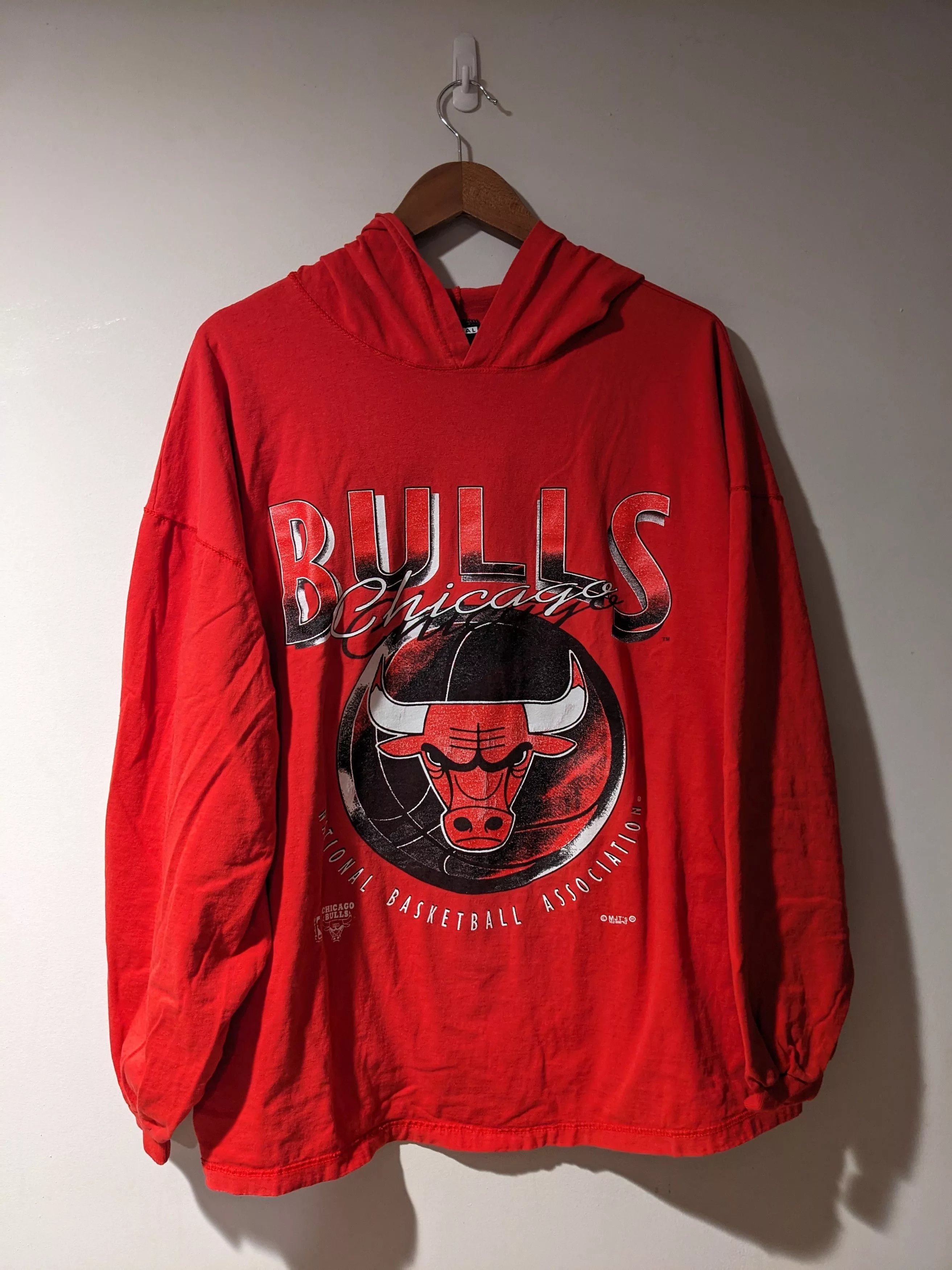 NBA Short Sleeve T Shirts NBA × Vintage Vintage 90s Chicago Bulls NBA Basketball XXL Hooded T-Shirt Red Sportswear
