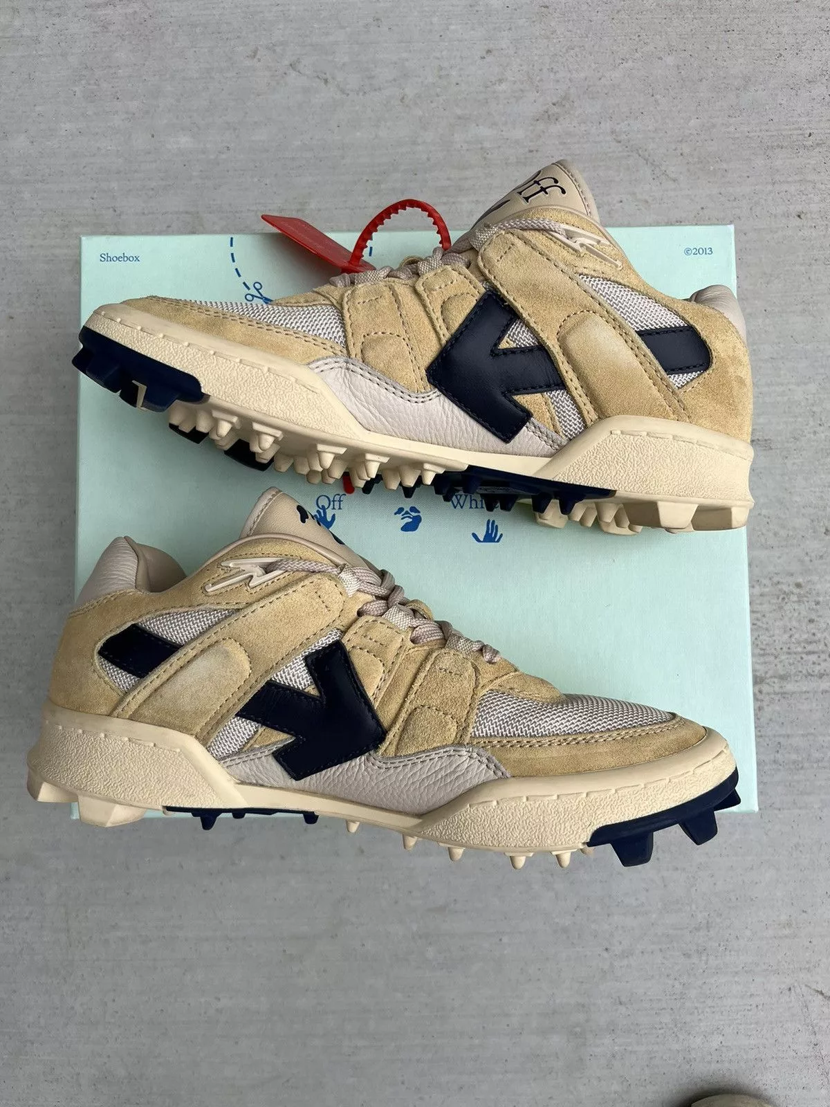 Off-White Low Top Sneakers Off-White Mountain Cleat ‘Beige’