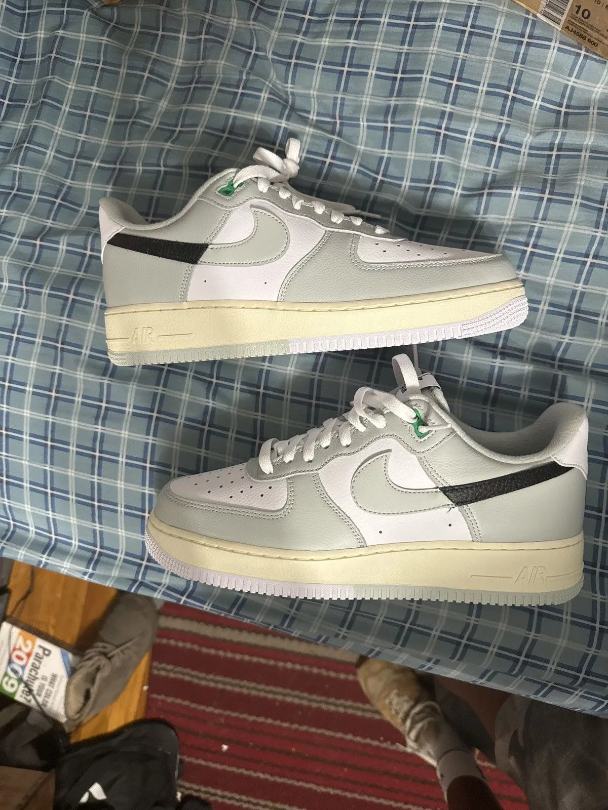 Nike Low Top Sneakers Nike Air Force One split light silver