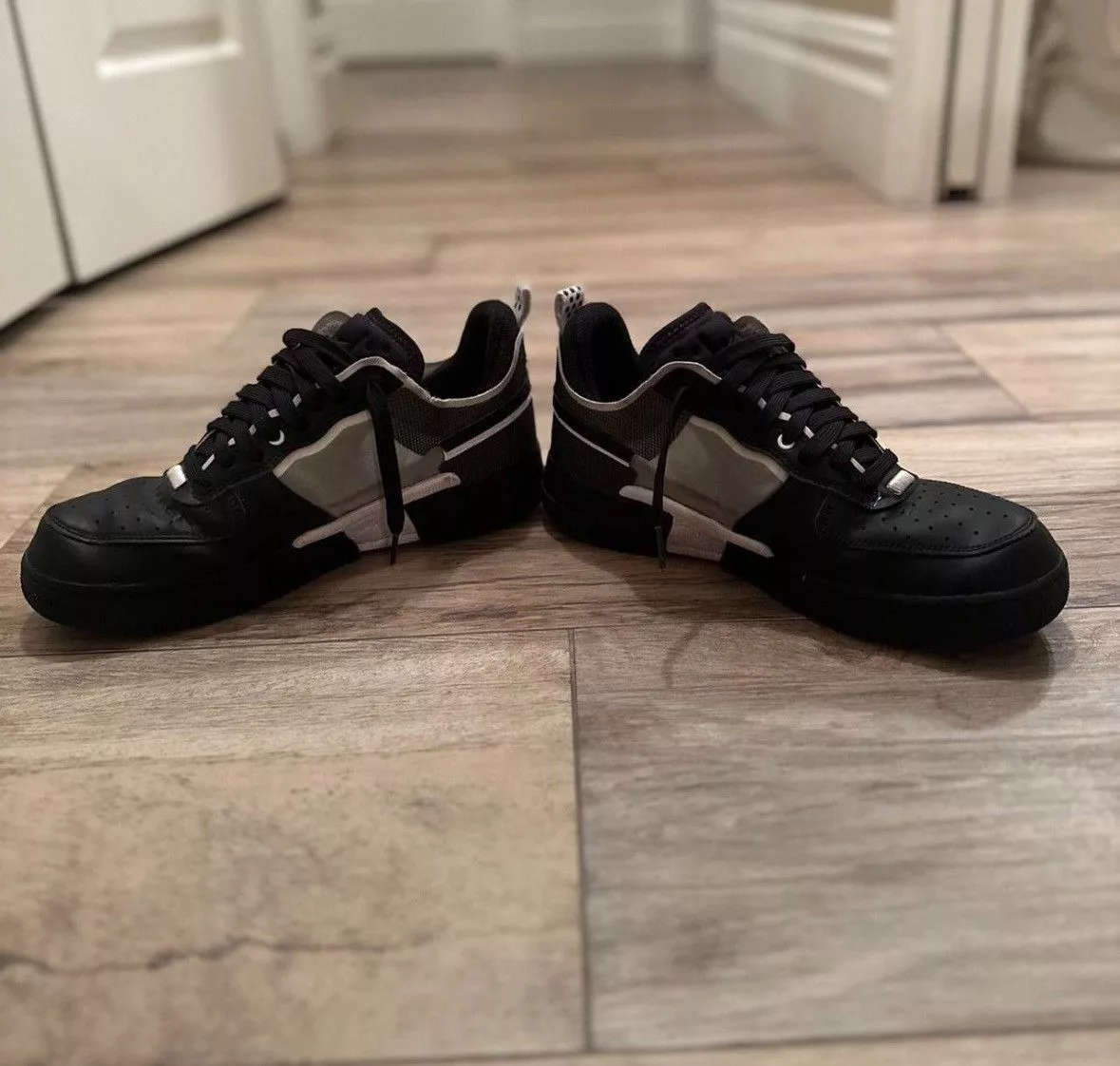Nike Low Top Sneakers Nike Air Force 1 React Black