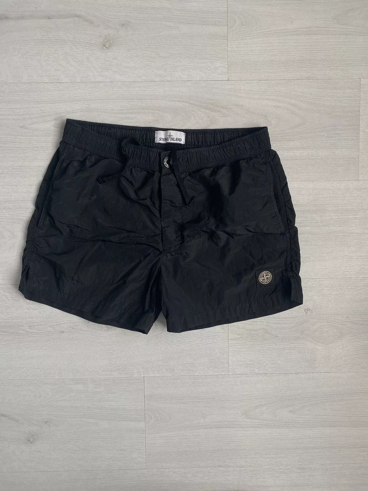 Stone Island Shorts Stone Island Logo-patched crinkled shorts Black