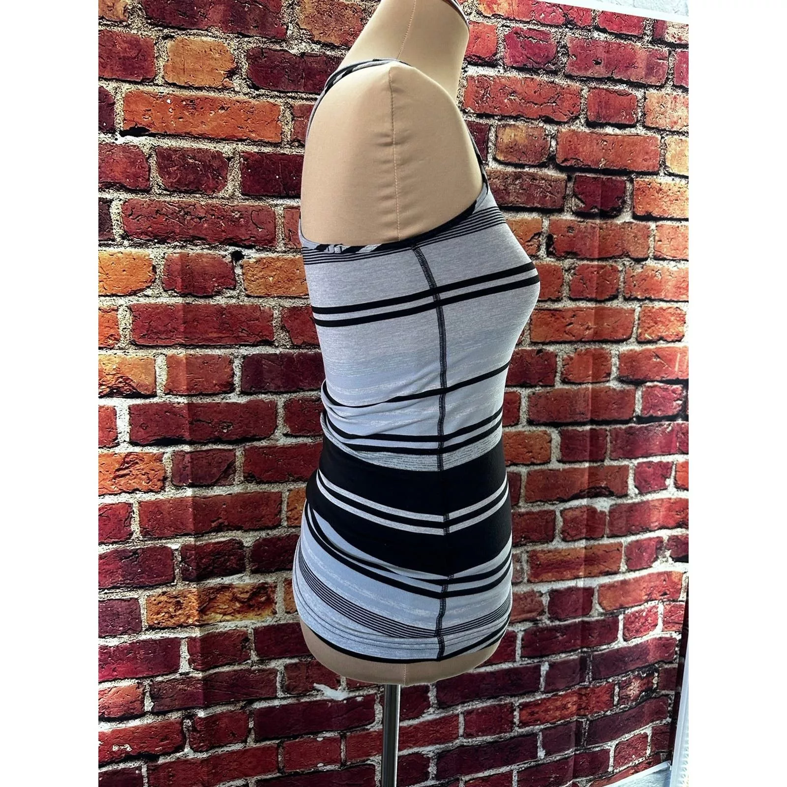 Lululemon Tank Tops Lululemon Tank Top size 8 Gray