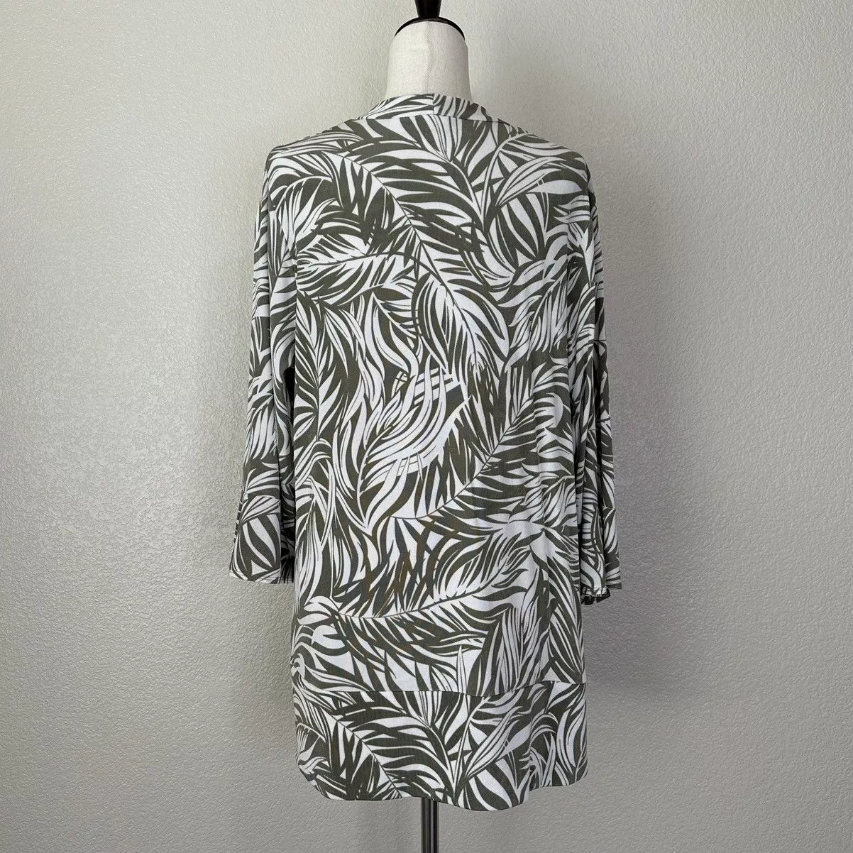 Chicos Sweaters Chicos Chico’s Leaf Prin Open Front Cardigan Multi