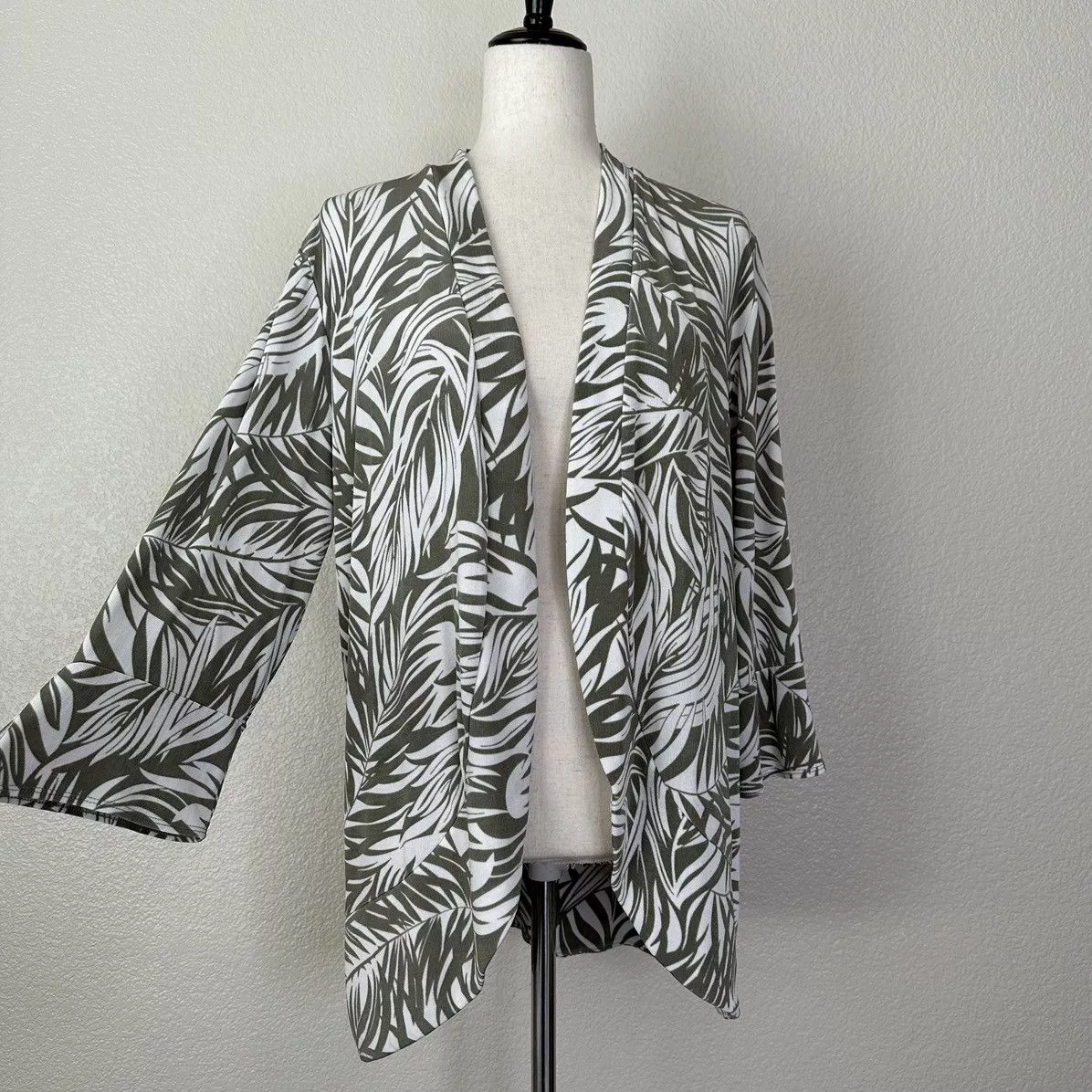 Chicos Sweaters Chicos Chico’s Leaf Prin Open Front Cardigan Multi