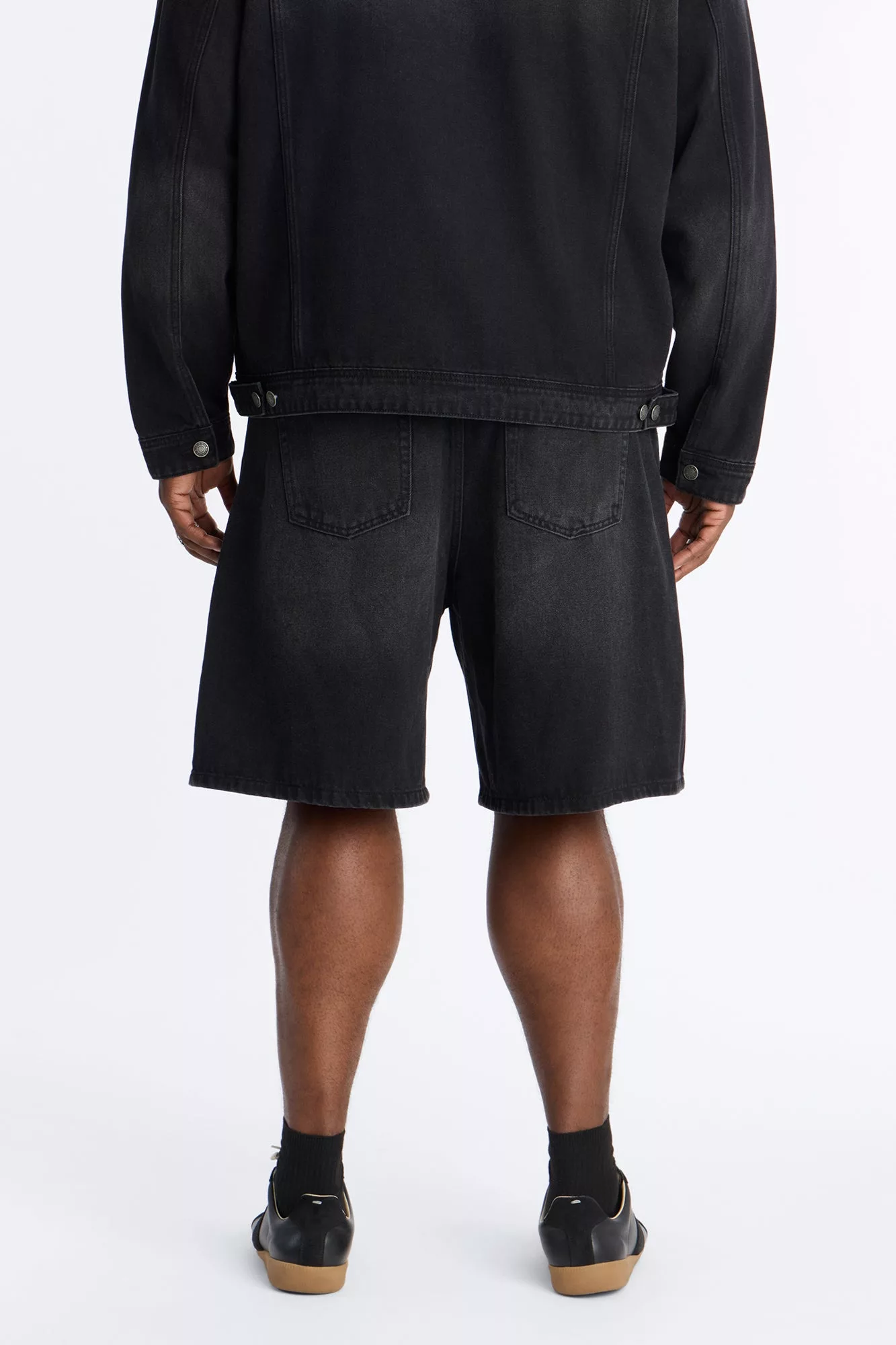 Essential Relaxed Denim Short - Black Wash