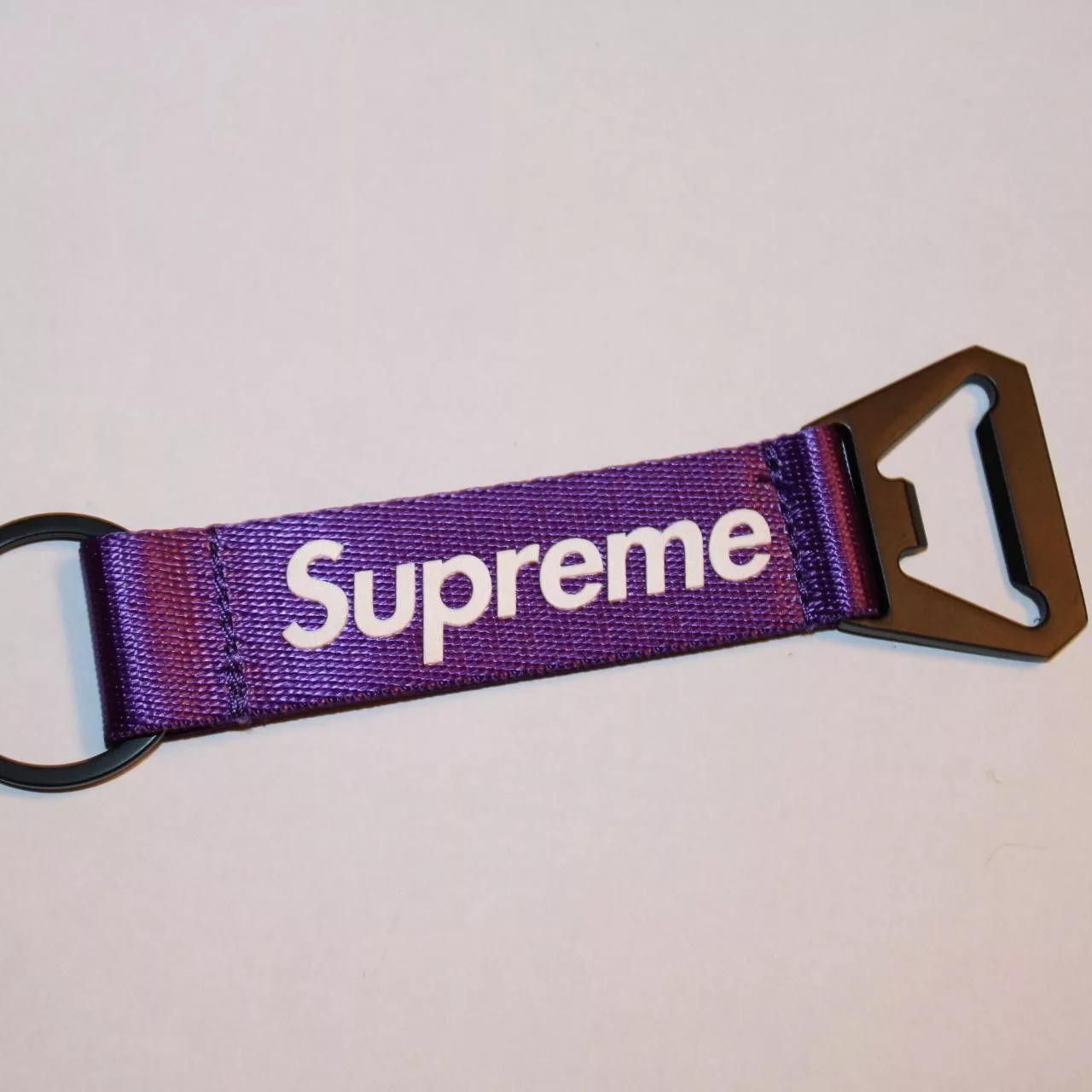 Supreme Supreme Supreme Bottle Opener Webbing Keychain - Purple