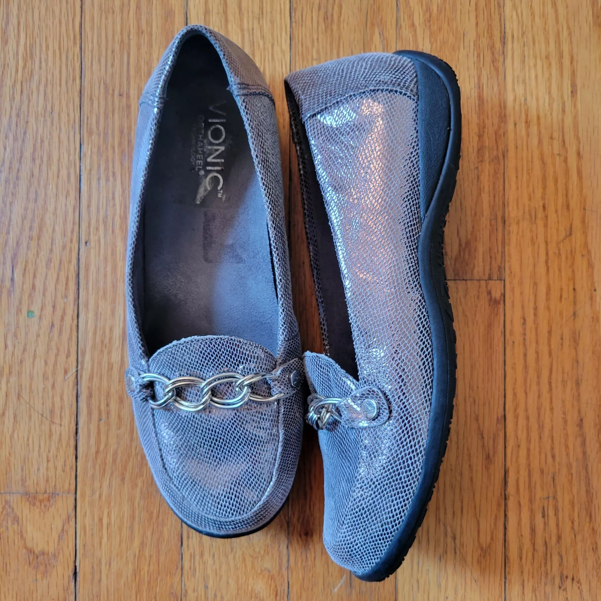 Vionic Flats Vionic Orthaheel Loafers 6.5 Gray Snake Print ALDA Pewter Me