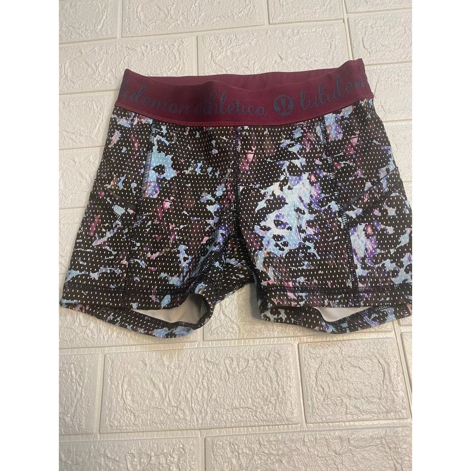 lululemon shorts size 4 Purple