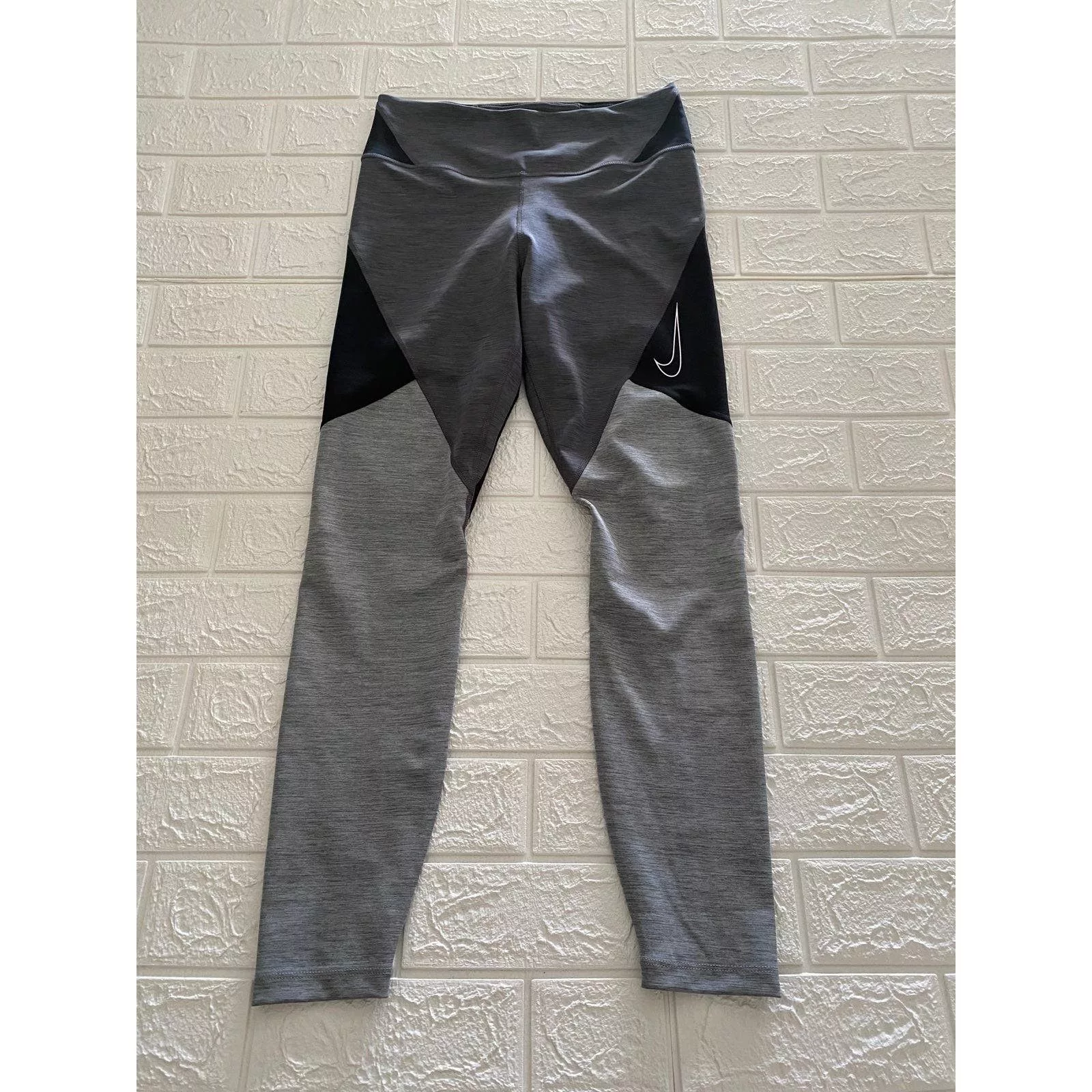 Nike leggings size medium Gray