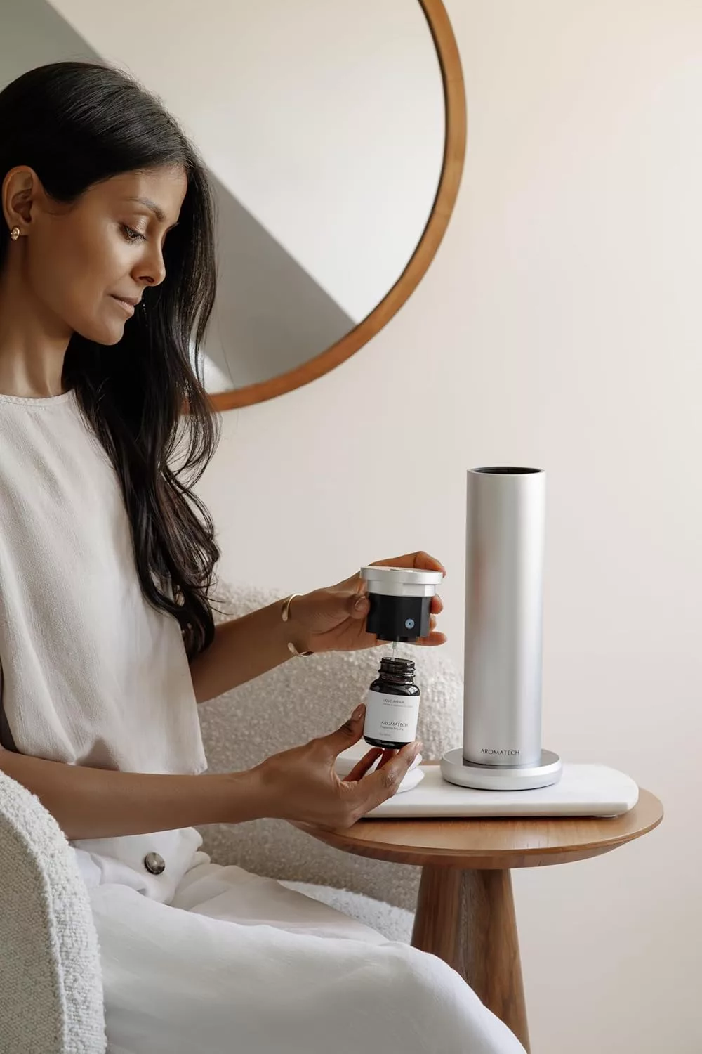 AromaTech New AroMini BT Plus Scent Diffuser w/Bluetooth – Cold-Air Diffusion Scent Machine for Home, Office, Hotel, Spa – Nebulizing Diffusion System for Essential Oil Blends (Black)
