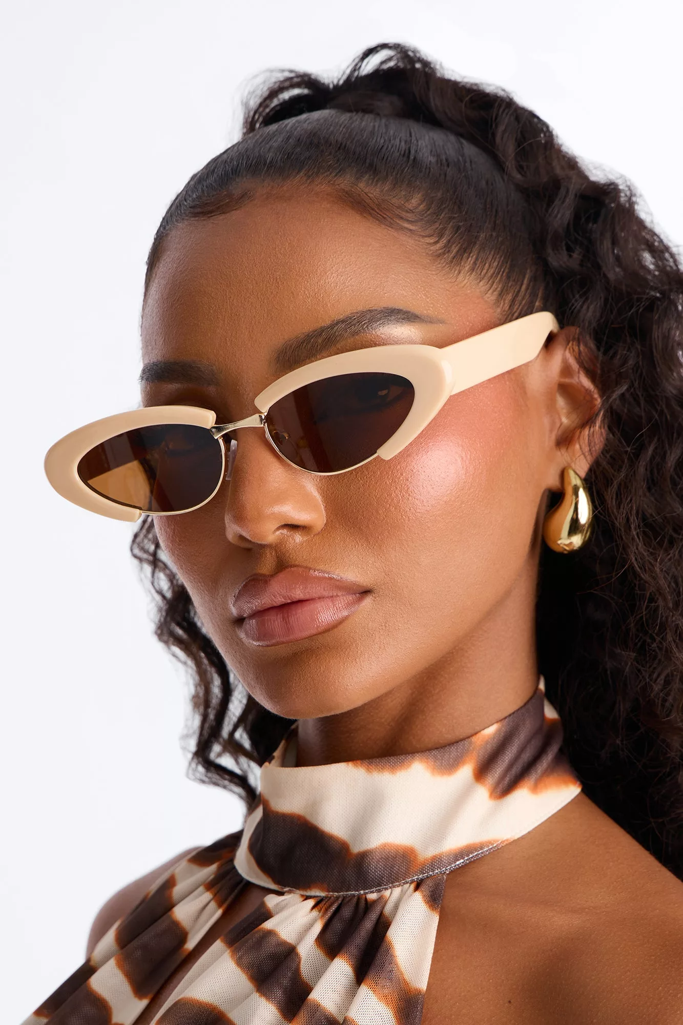 Pretty Catty Sunglasses - Nude