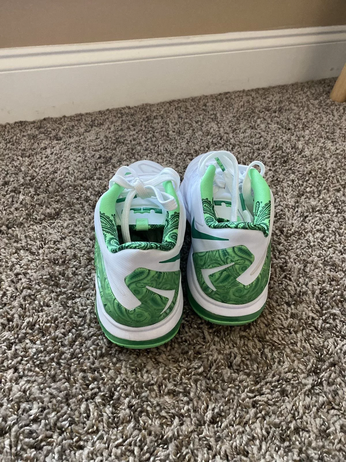 Nike Low Top Sneakers Nike Max LeBron 11 Low Easter 2014 White