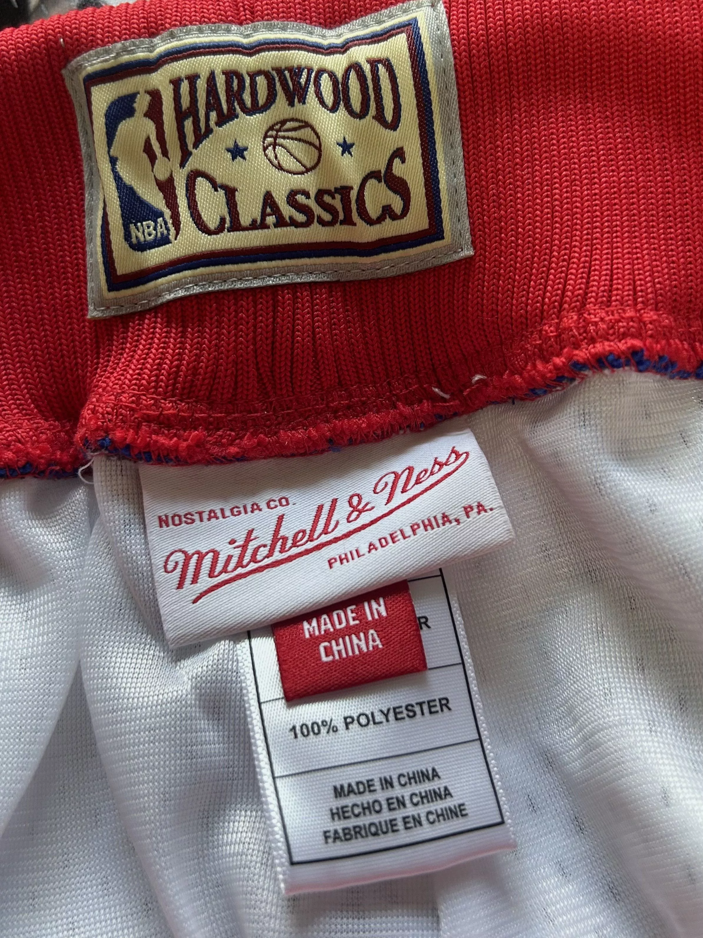 Mitchell & Ness Shorts Mitchell & Ness Rare Lapstone Mitchell Ness Icon Collage 76ers Shorts XL White Streetwear