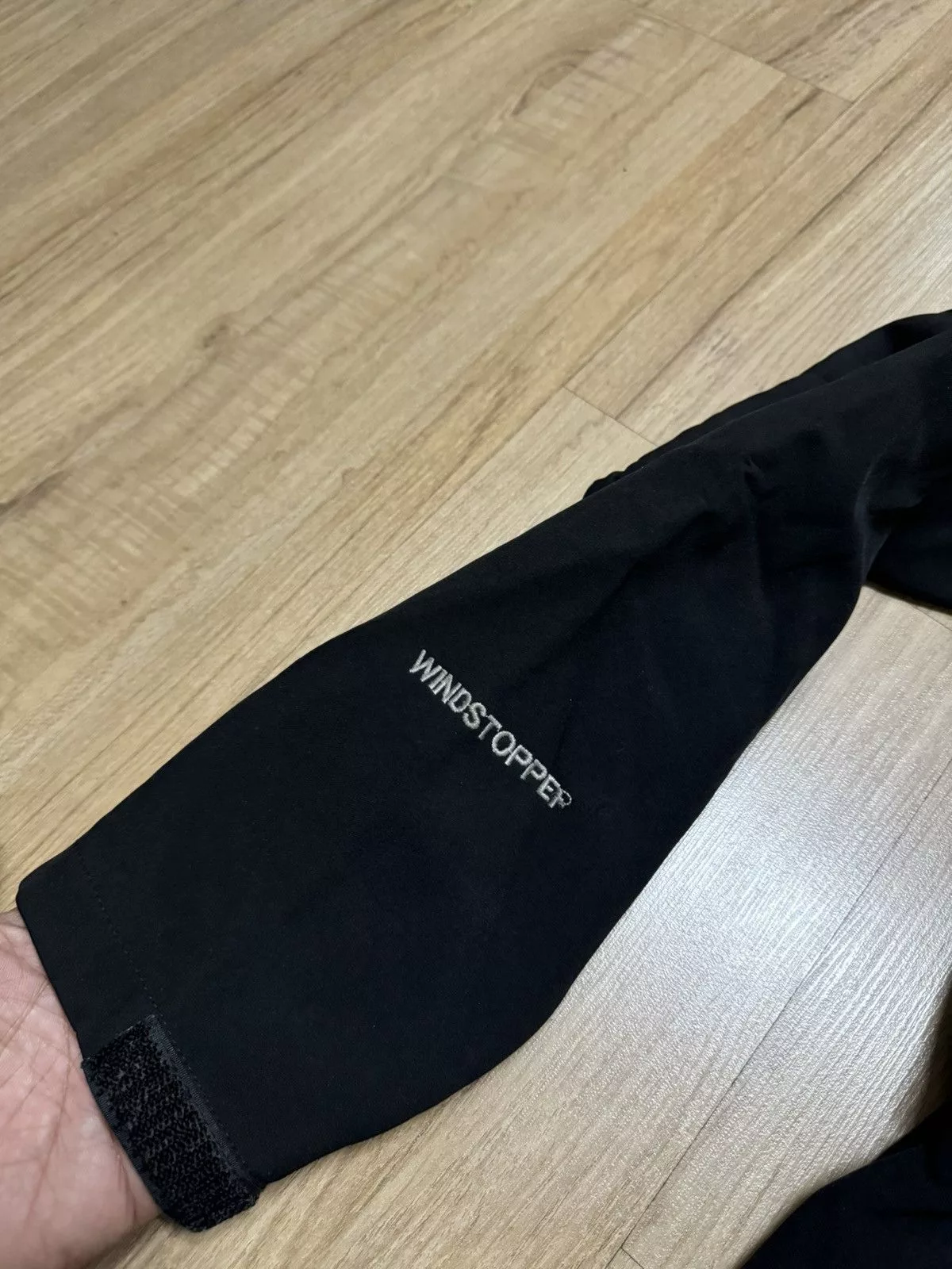 The North Face Light Jackets THE NORTH FACE WINDSTOPPER JACKET Black