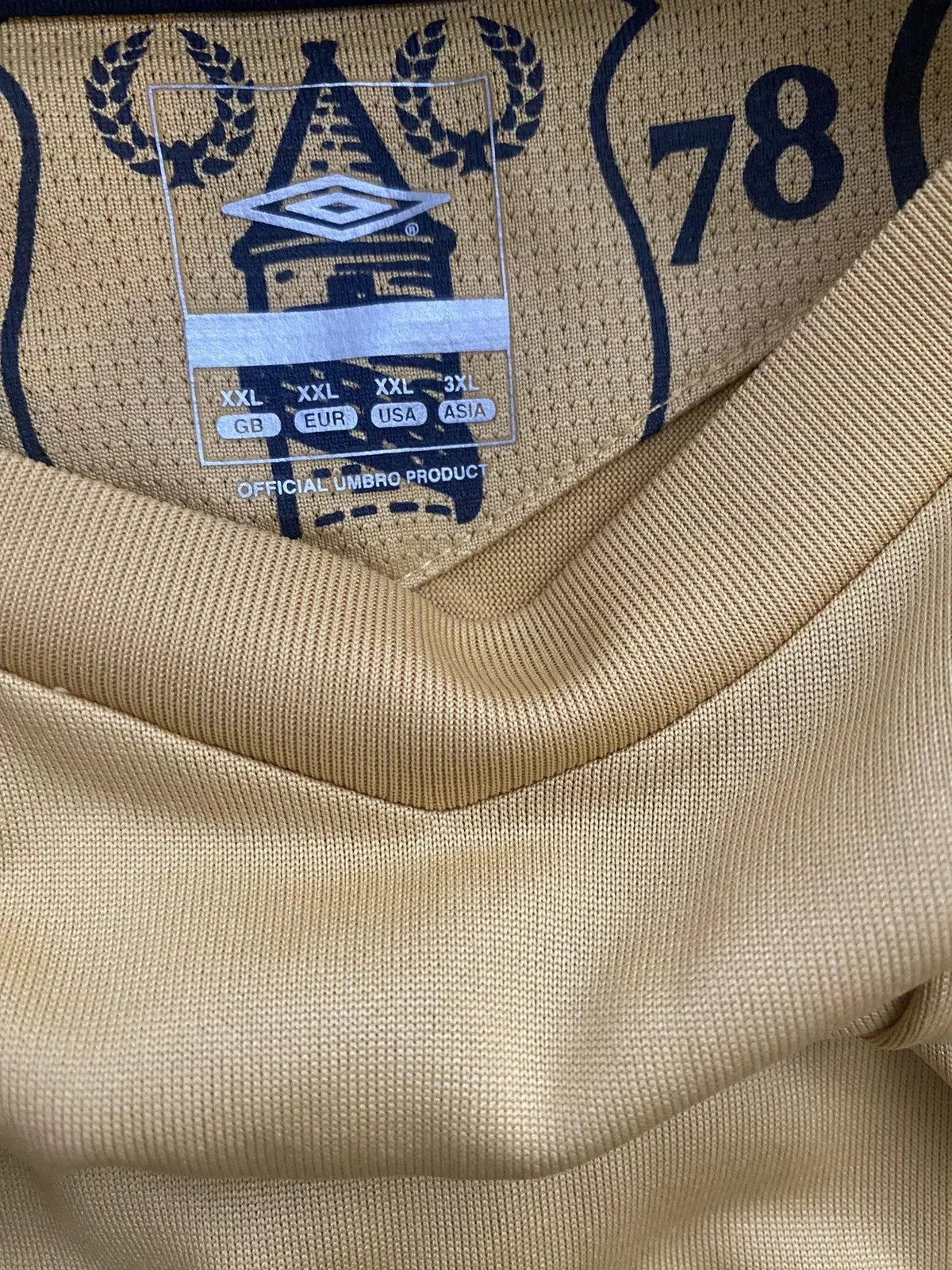 Vintage Jerseys Vintage Everton Signed Jersey Yellow